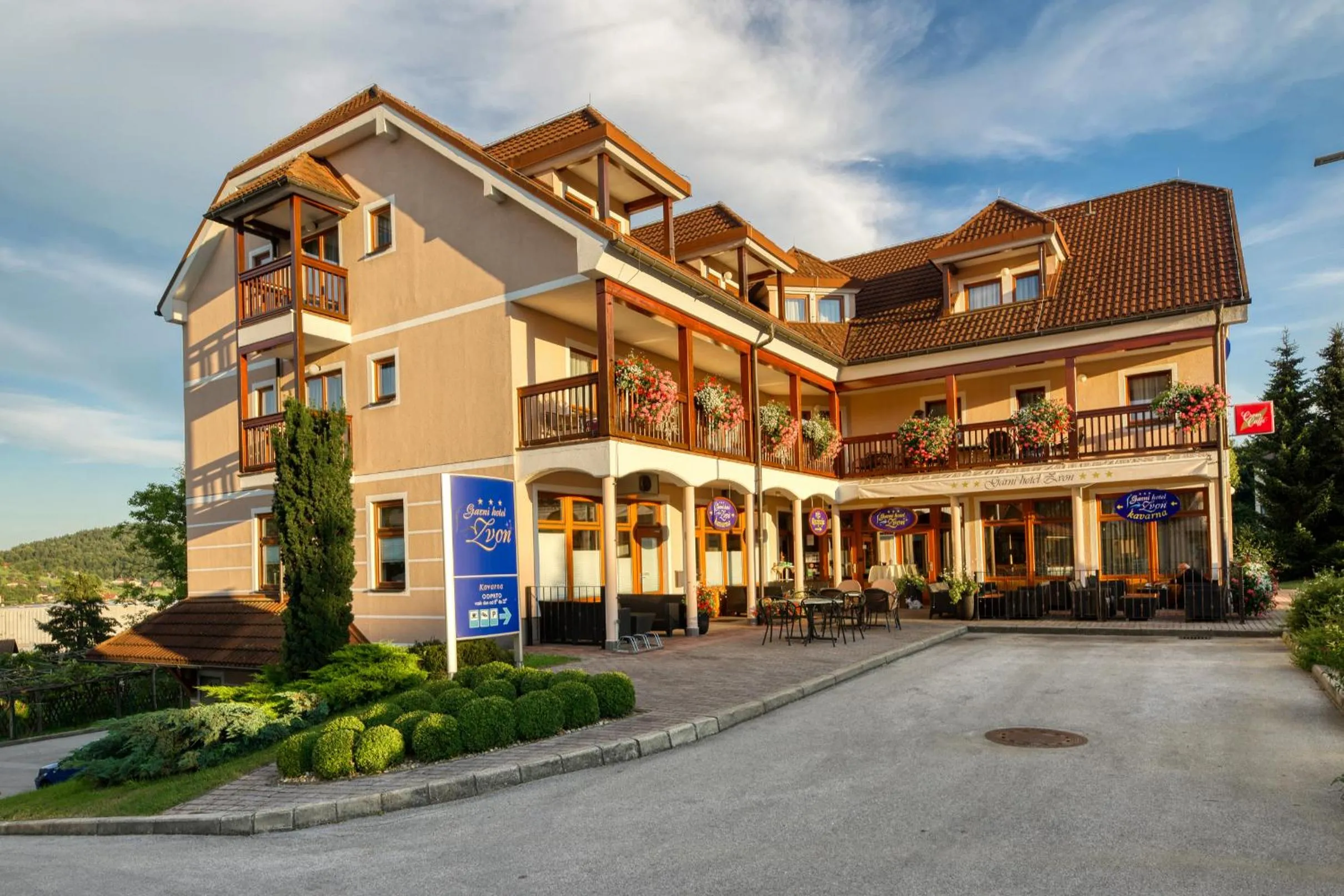 Property building in Garni Hotel Zvon