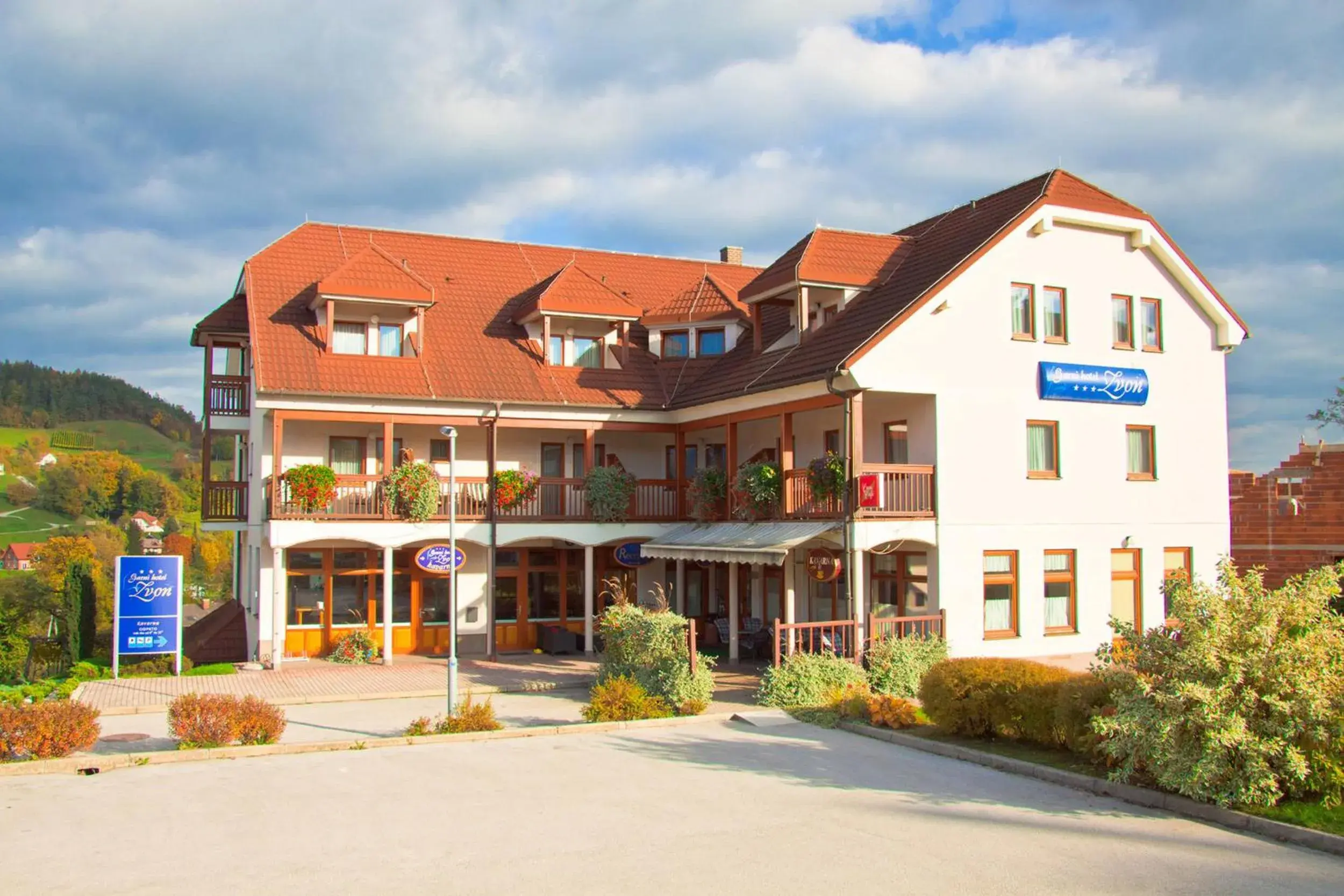 Garni Hotel Zvon Garni Hotel Zvon