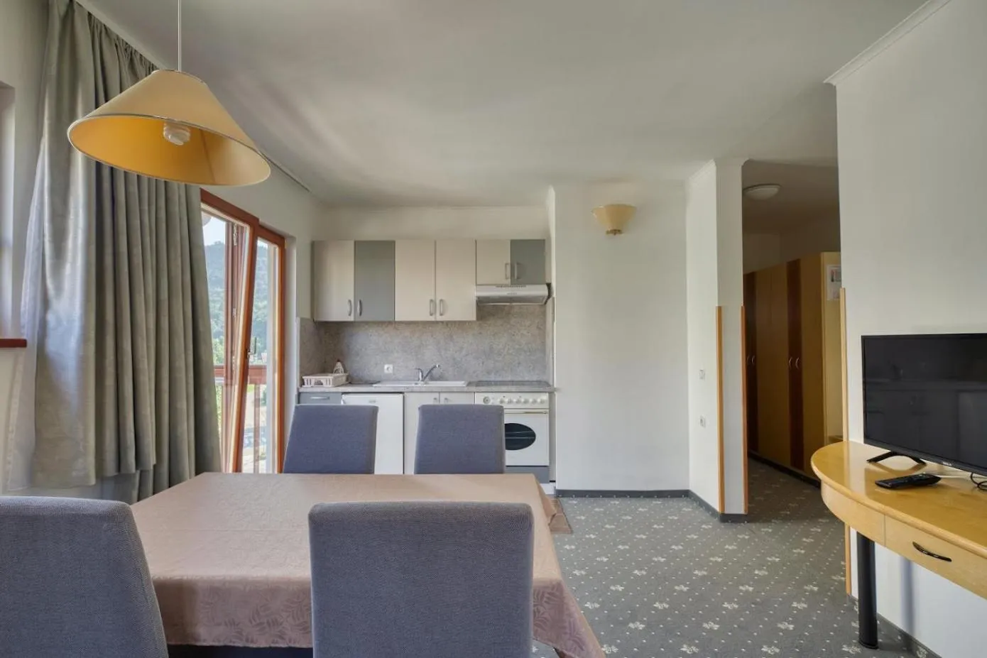 kitchen in Garni Hotel Zvon