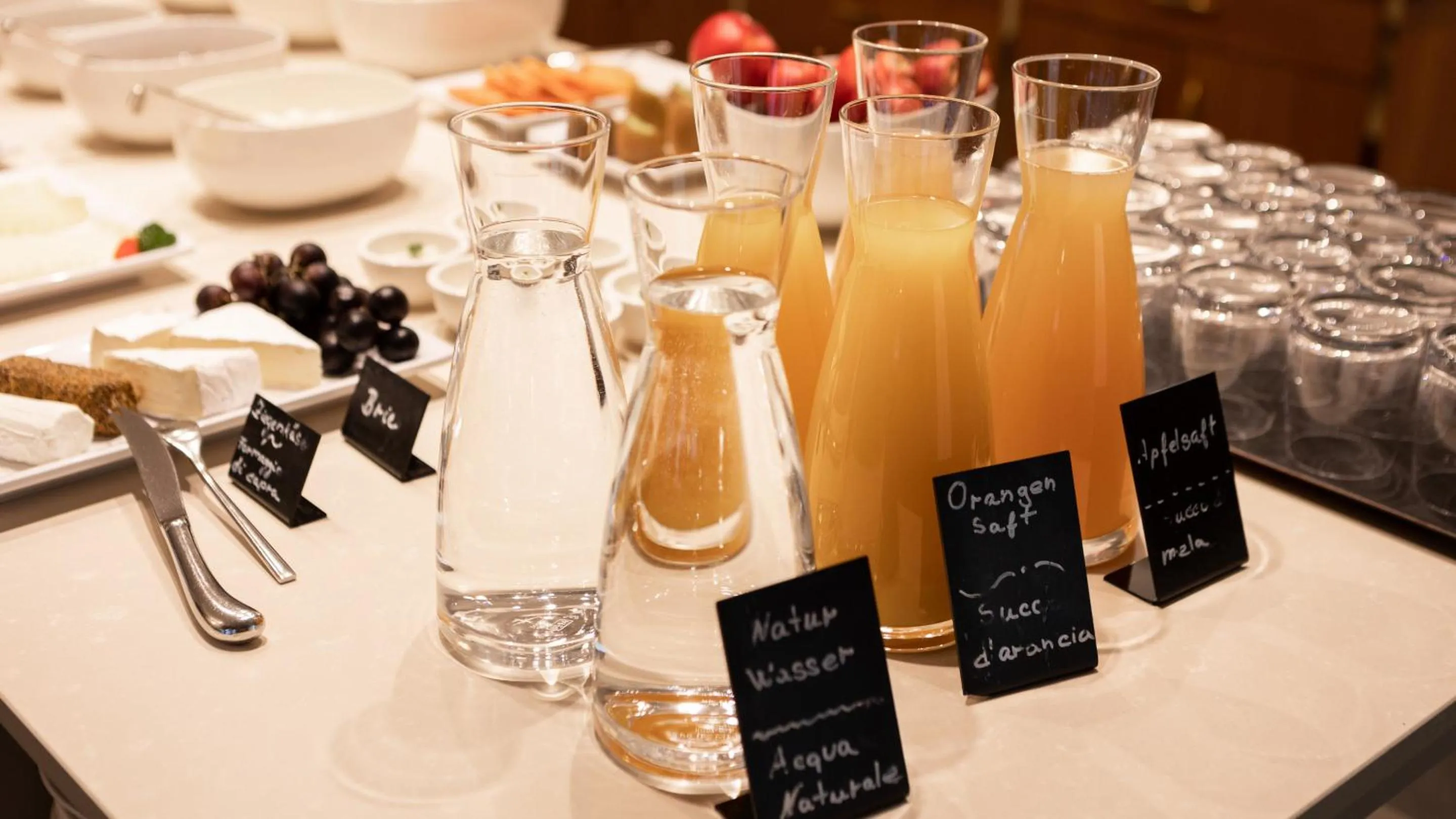 Breakfast in Hotel Villa Laurus