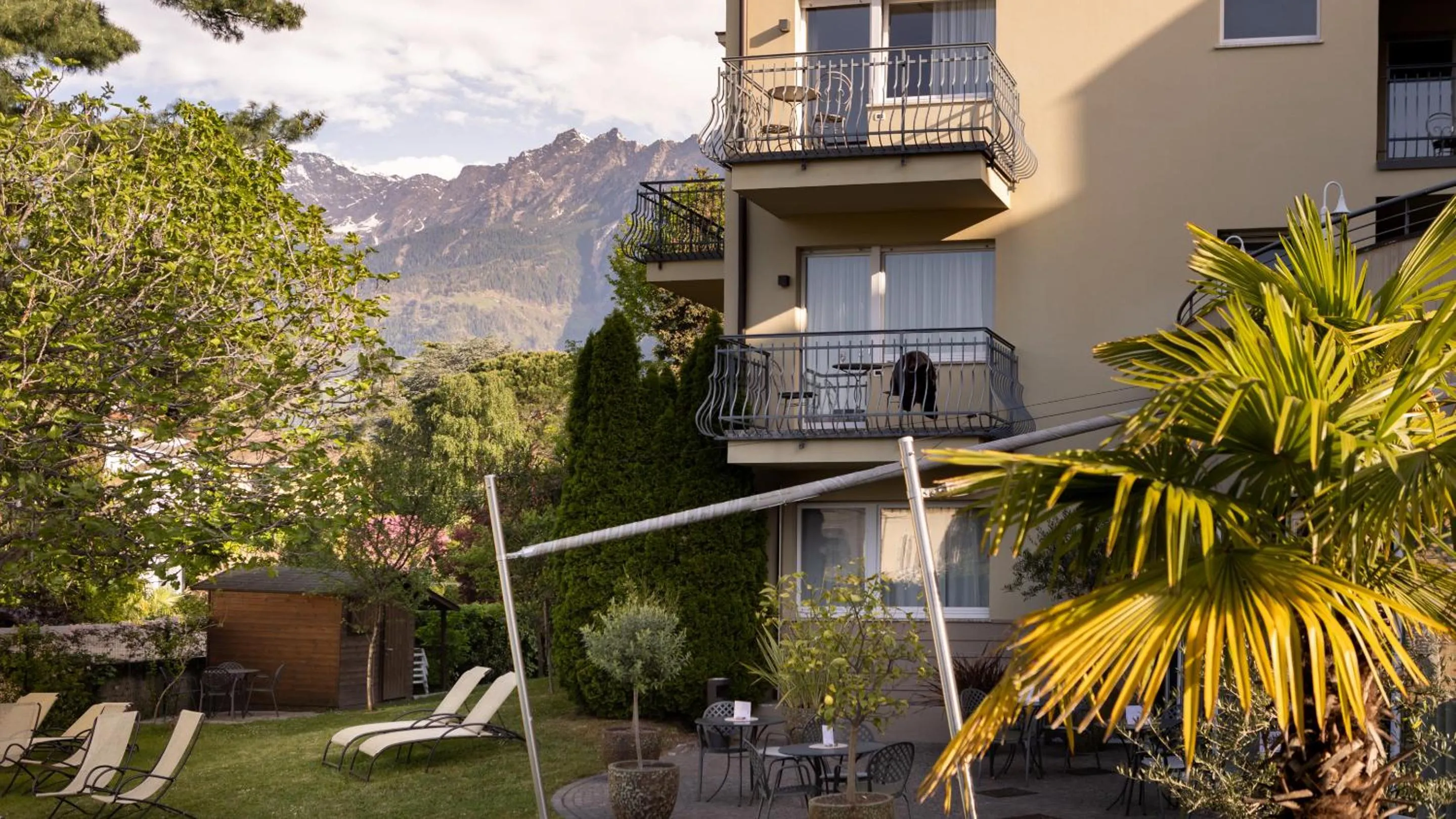 Property building in Hotel Villa Laurus