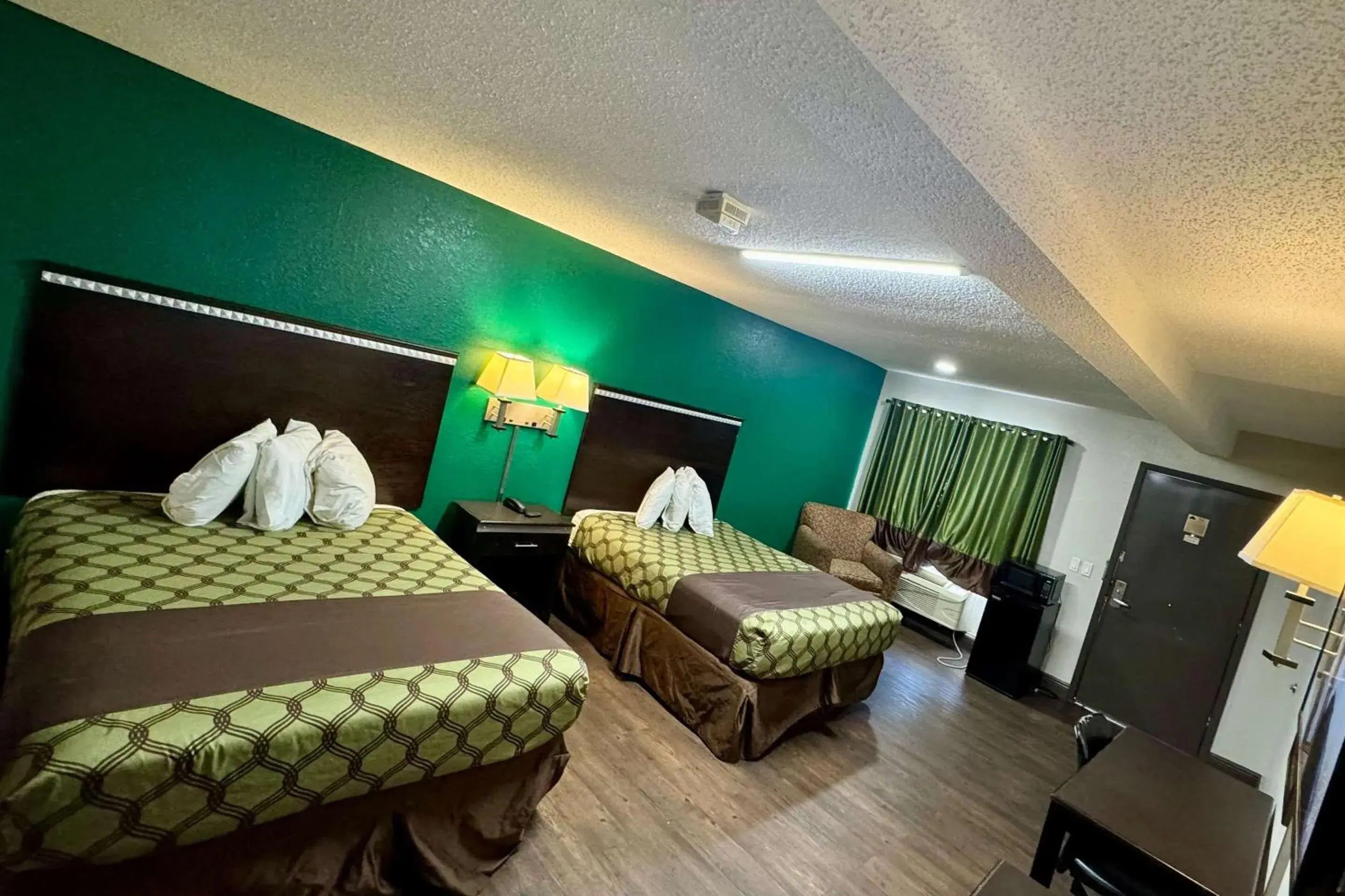 Bedroom, Bed in Rodeway Inn Bedroom, Bed in Rodeway Inn