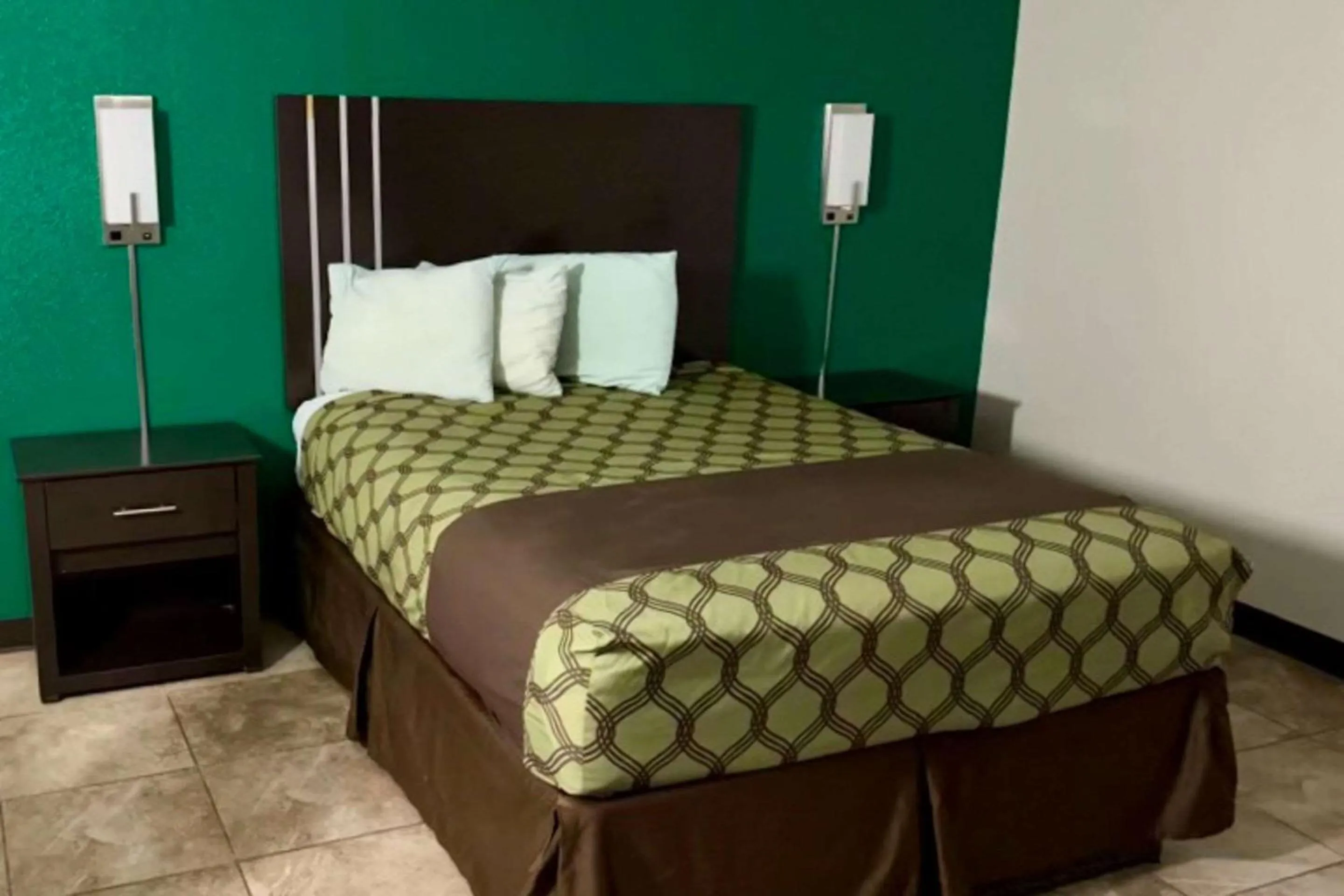 Bedroom, Bed in Rodeway Inn Georgetown