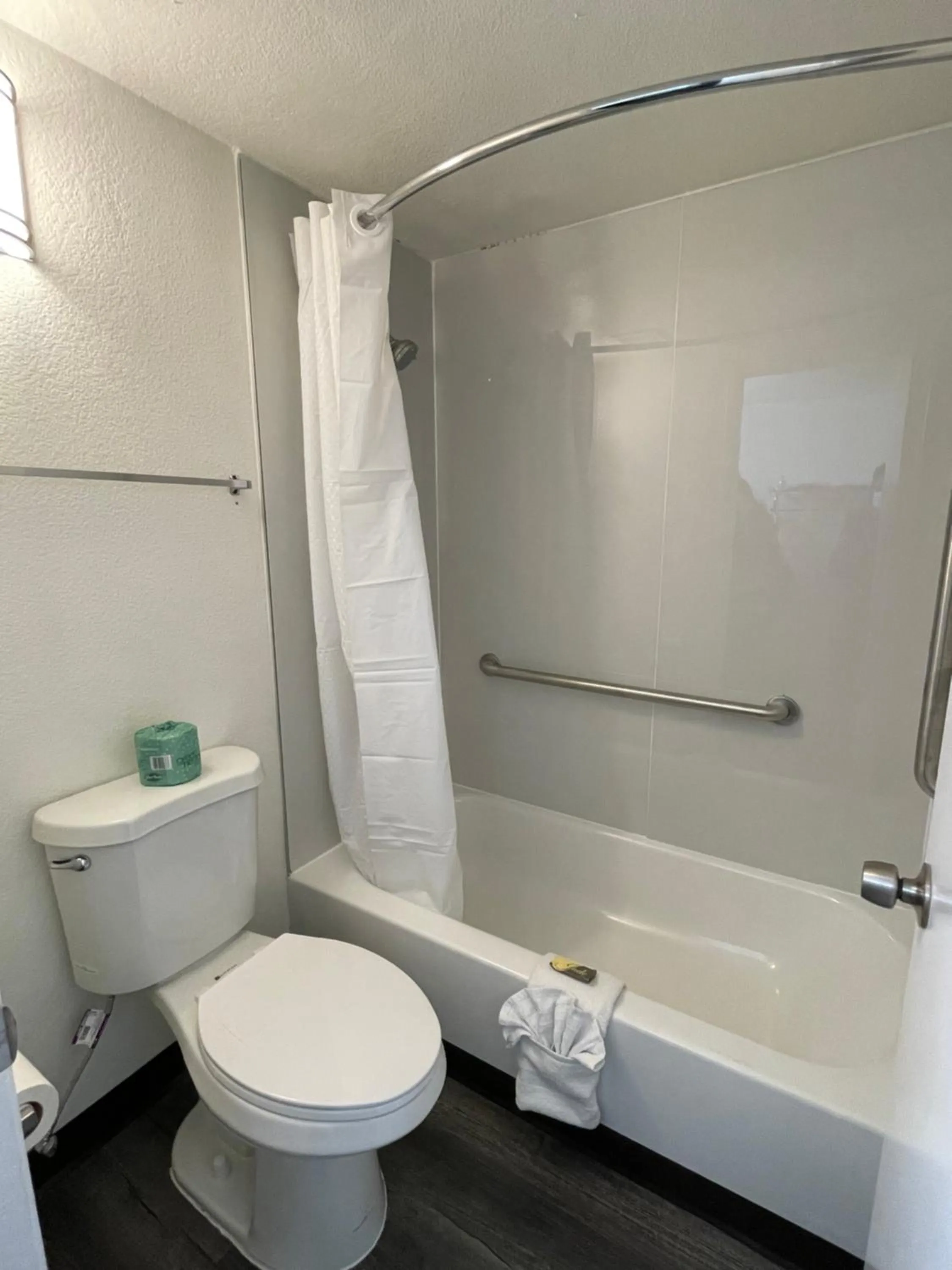 Toilet in Masters Inn Atlanta - Doraville at I-85 & 285