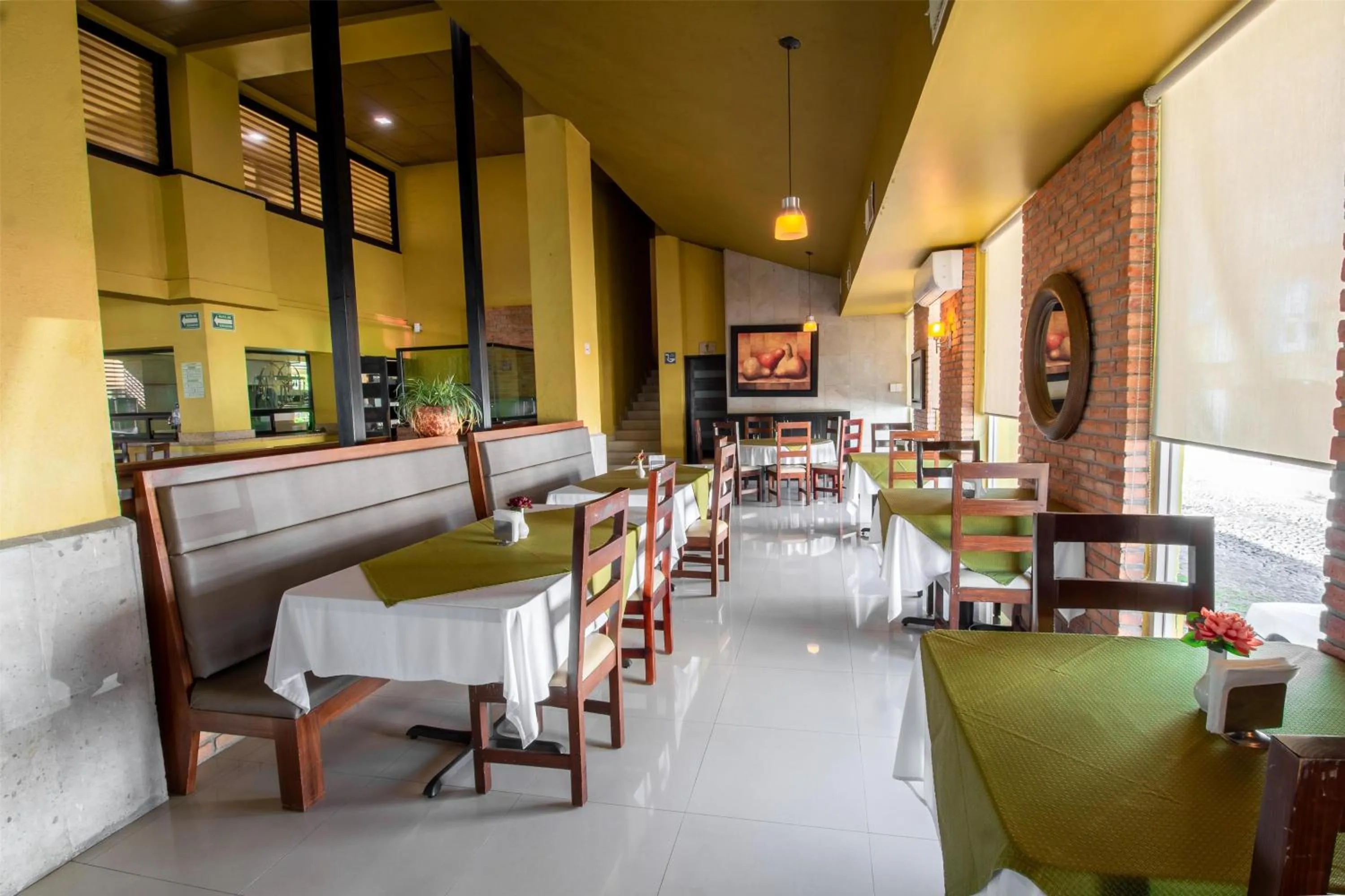 Restaurant/places to eat in Hecthorny San Carlos Tequisquiapan, BW Signature Collection