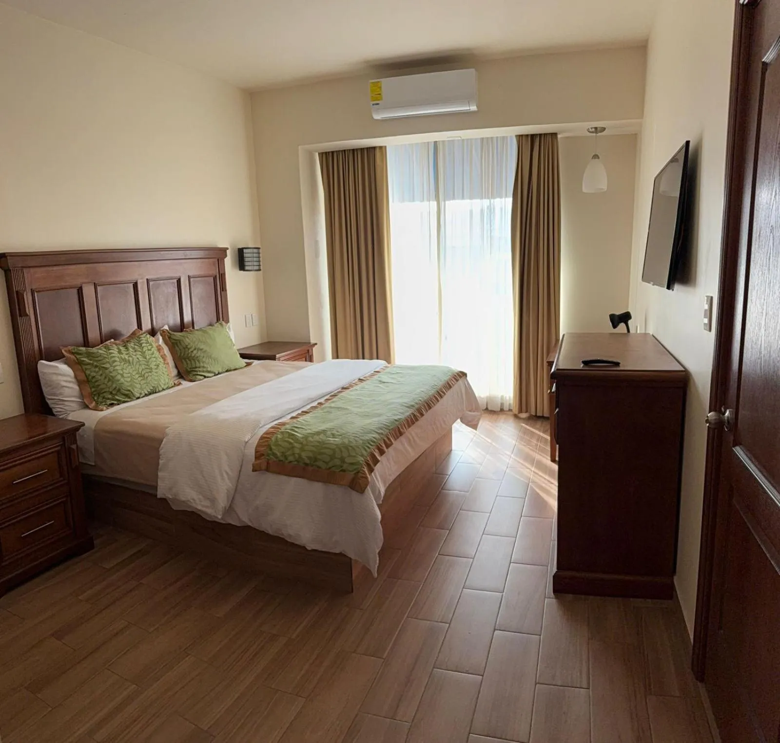 TV and multimedia, Bed in Hotel San Carlos Tequisquiapan