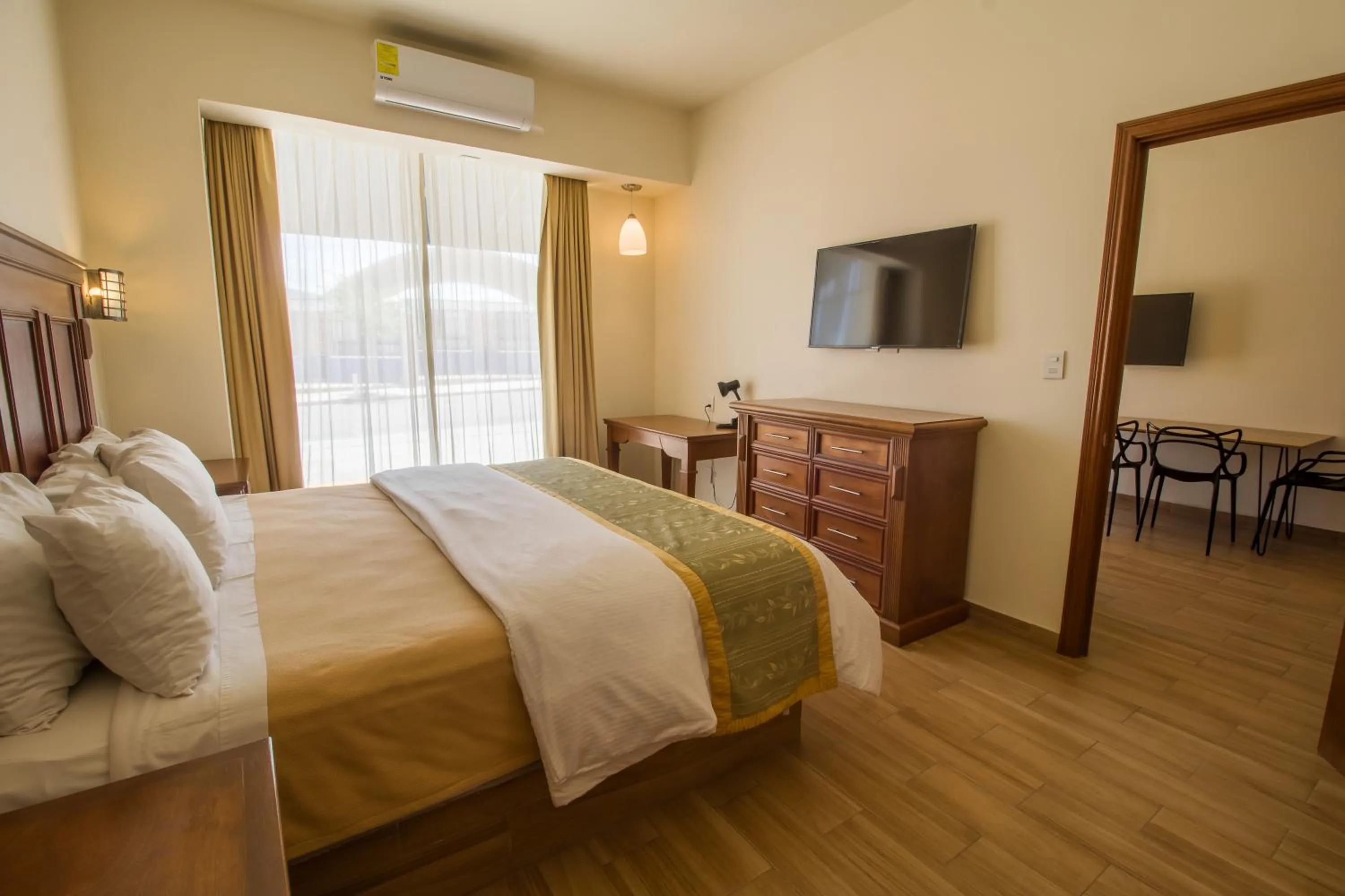 Bedroom, Bed in Hotel San Carlos Tequisquiapan