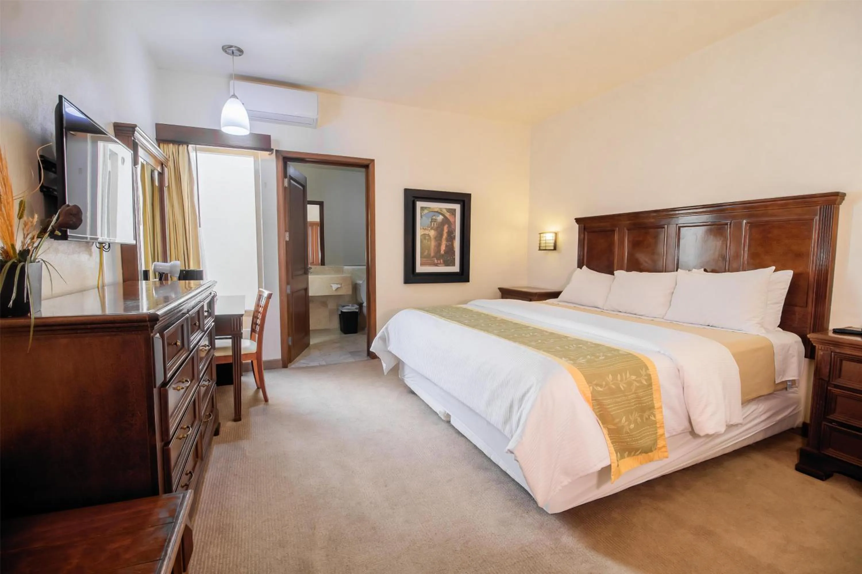 Bedroom, Bed in Hecthorny San Carlos Tequisquiapan, BW Signature Collection