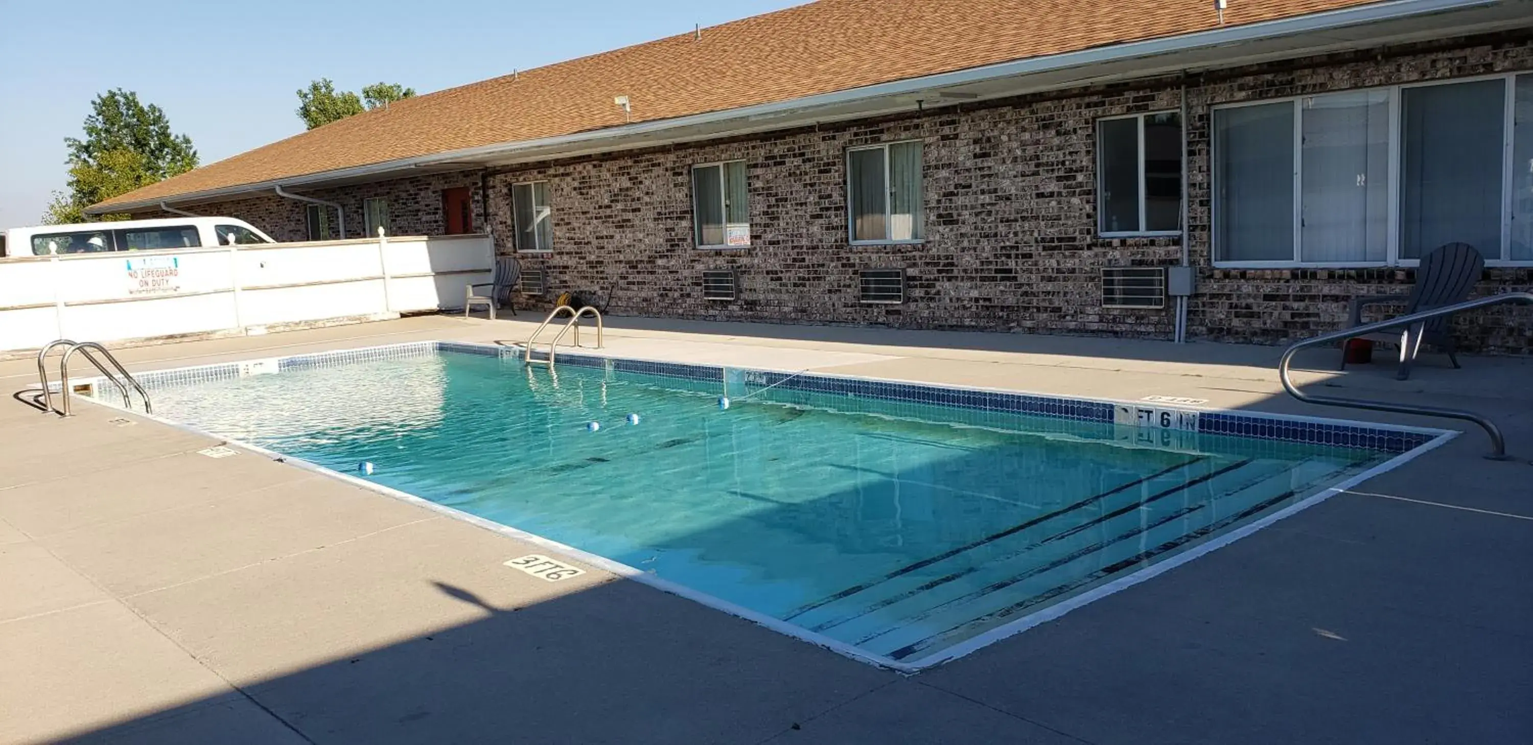 Swimming pool in Family Budget Inn Swimming pool in Family Budget Inn