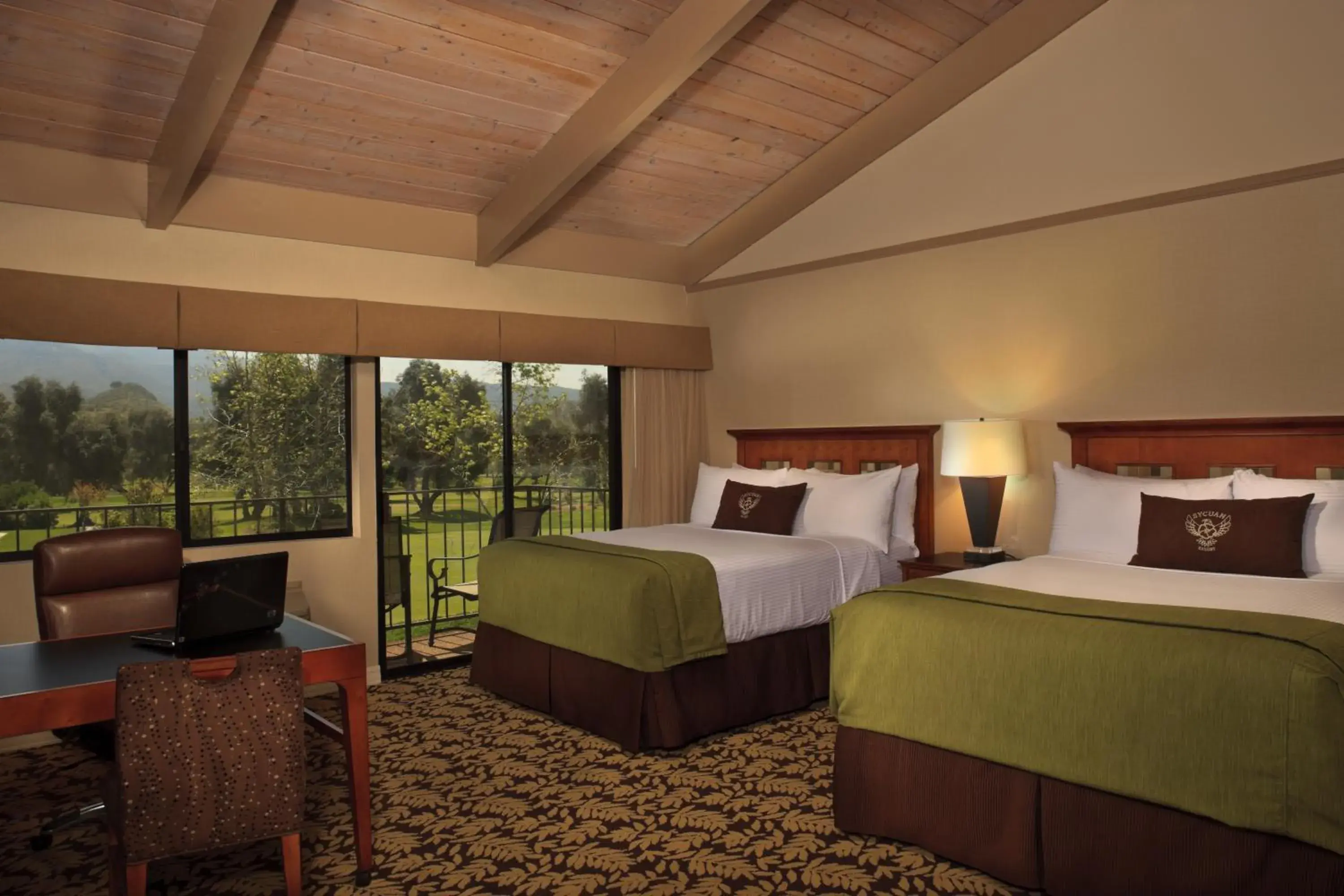 Bed in Singing Hills Golf Resort at Sycuan
