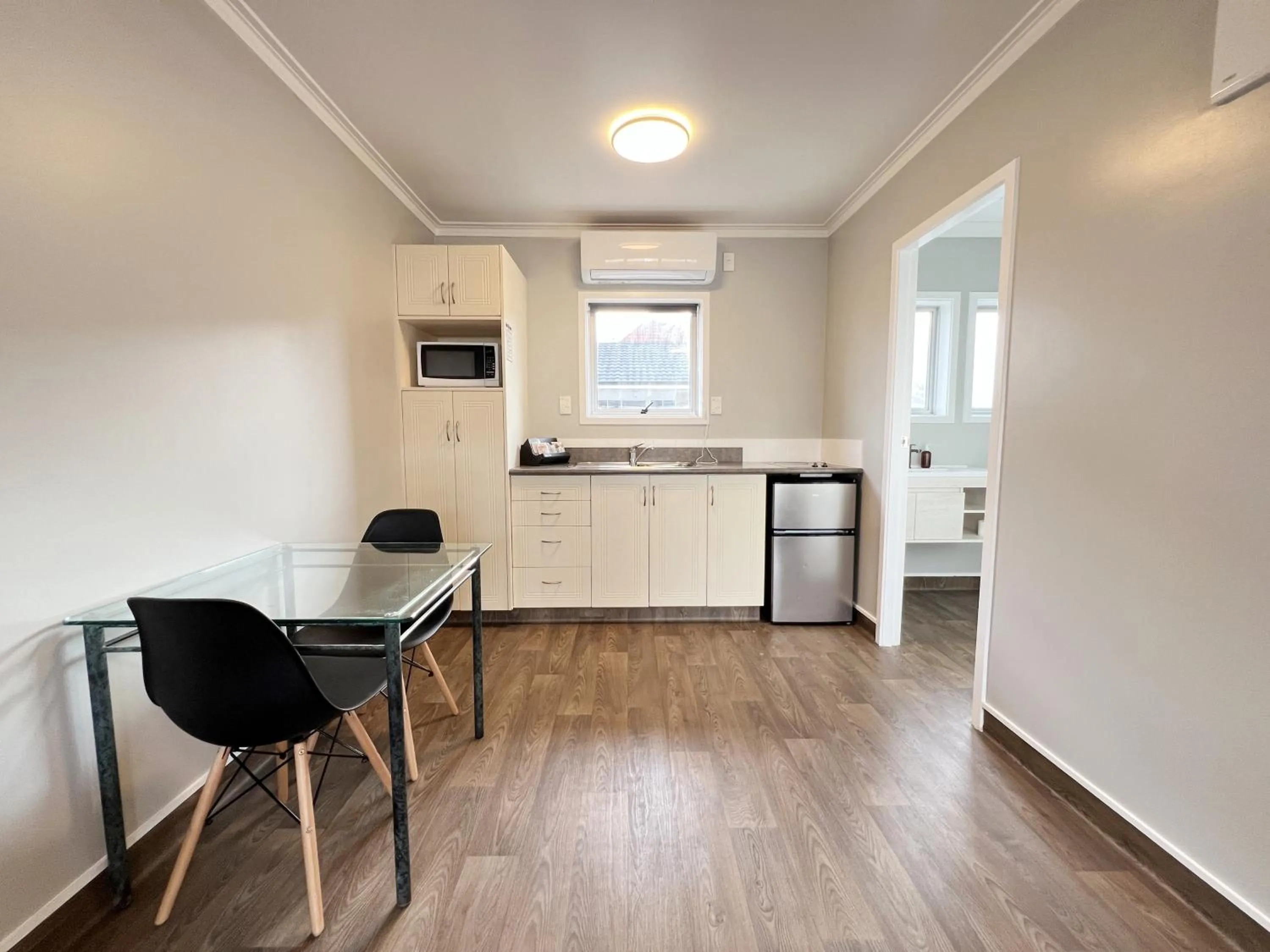 Kitchen or kitchenette in Barclay Motel