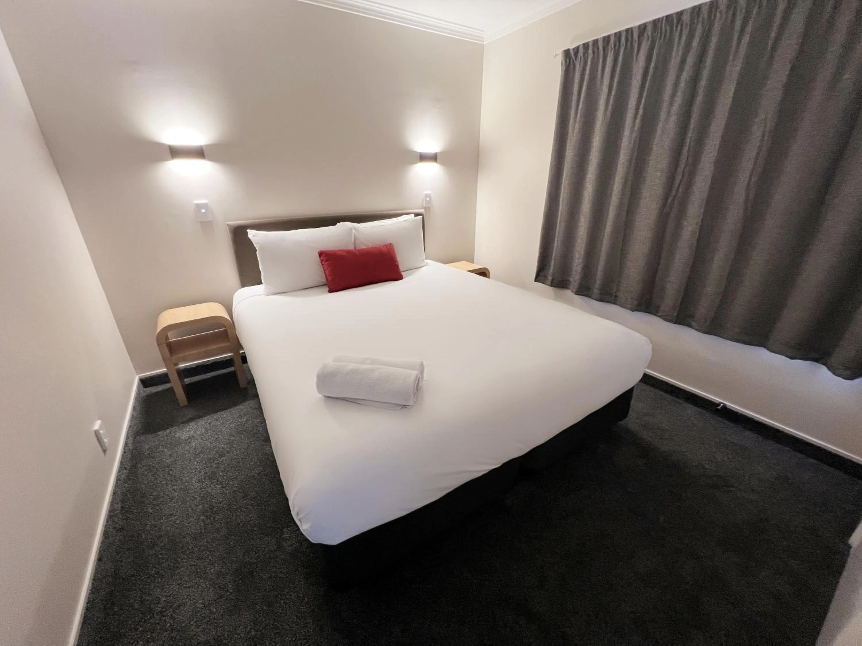 Bedroom, Bed in Barclay Motel