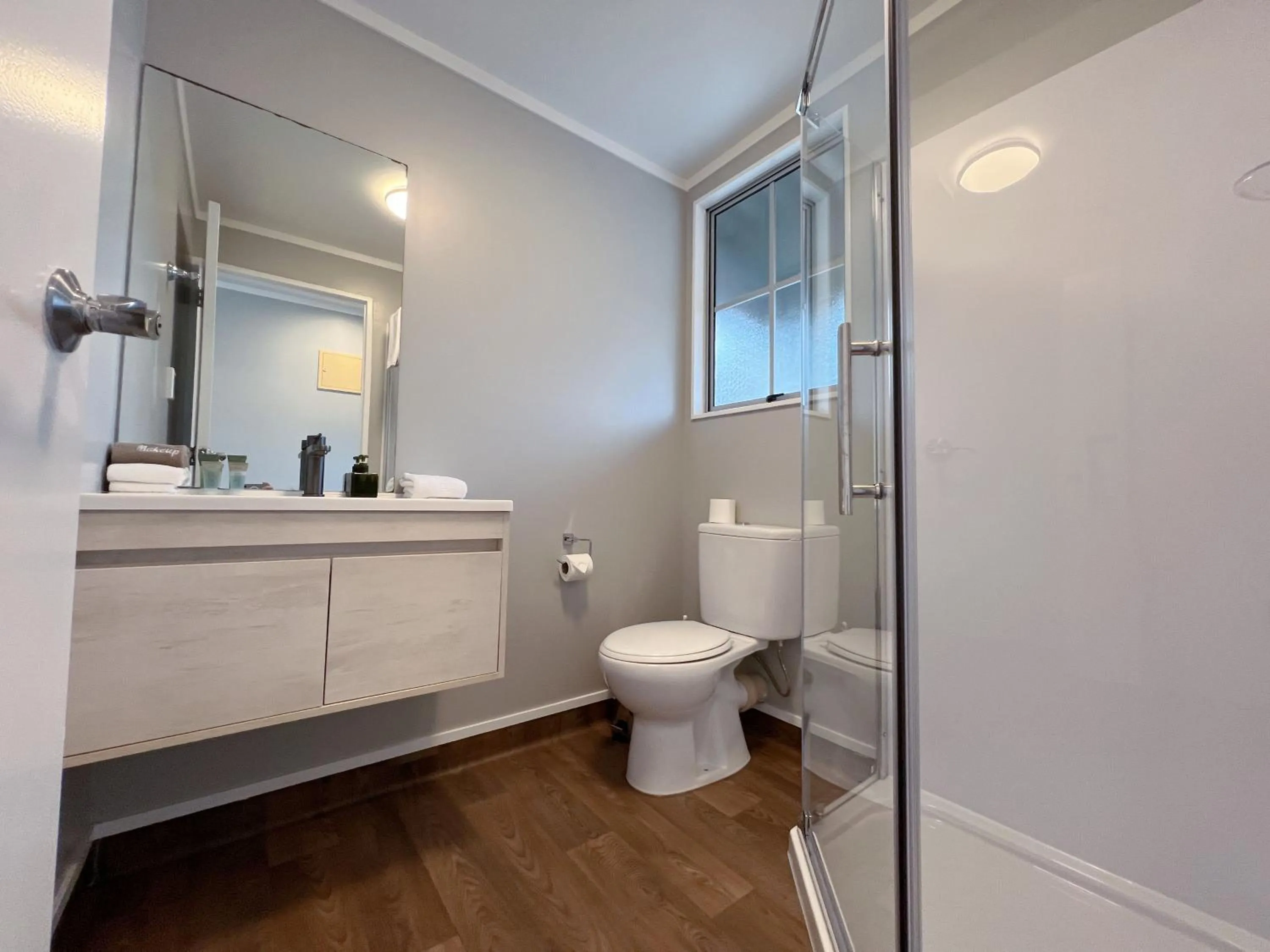 Bathroom in Barclay Motel