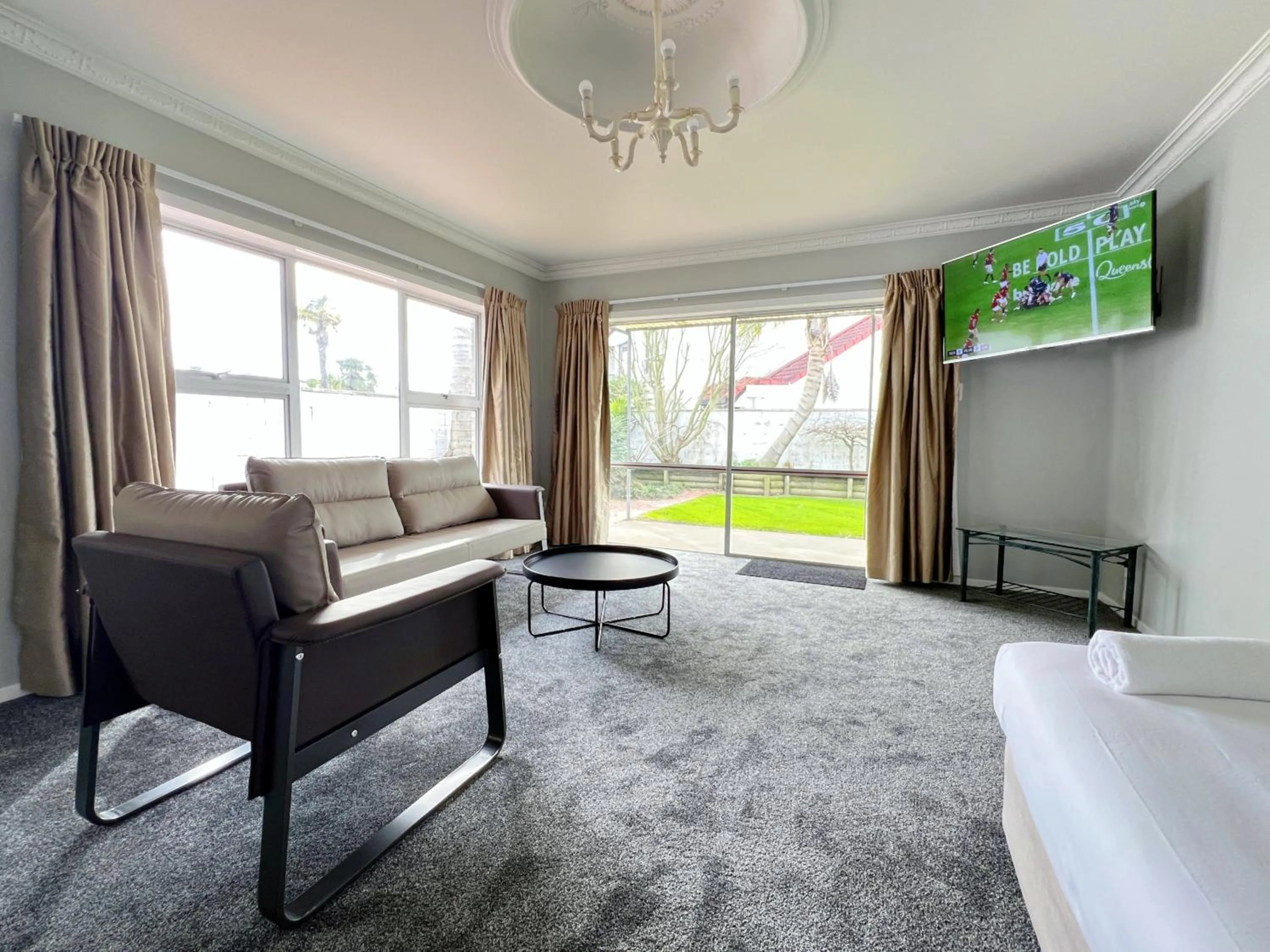 Living room in Barclay Motel