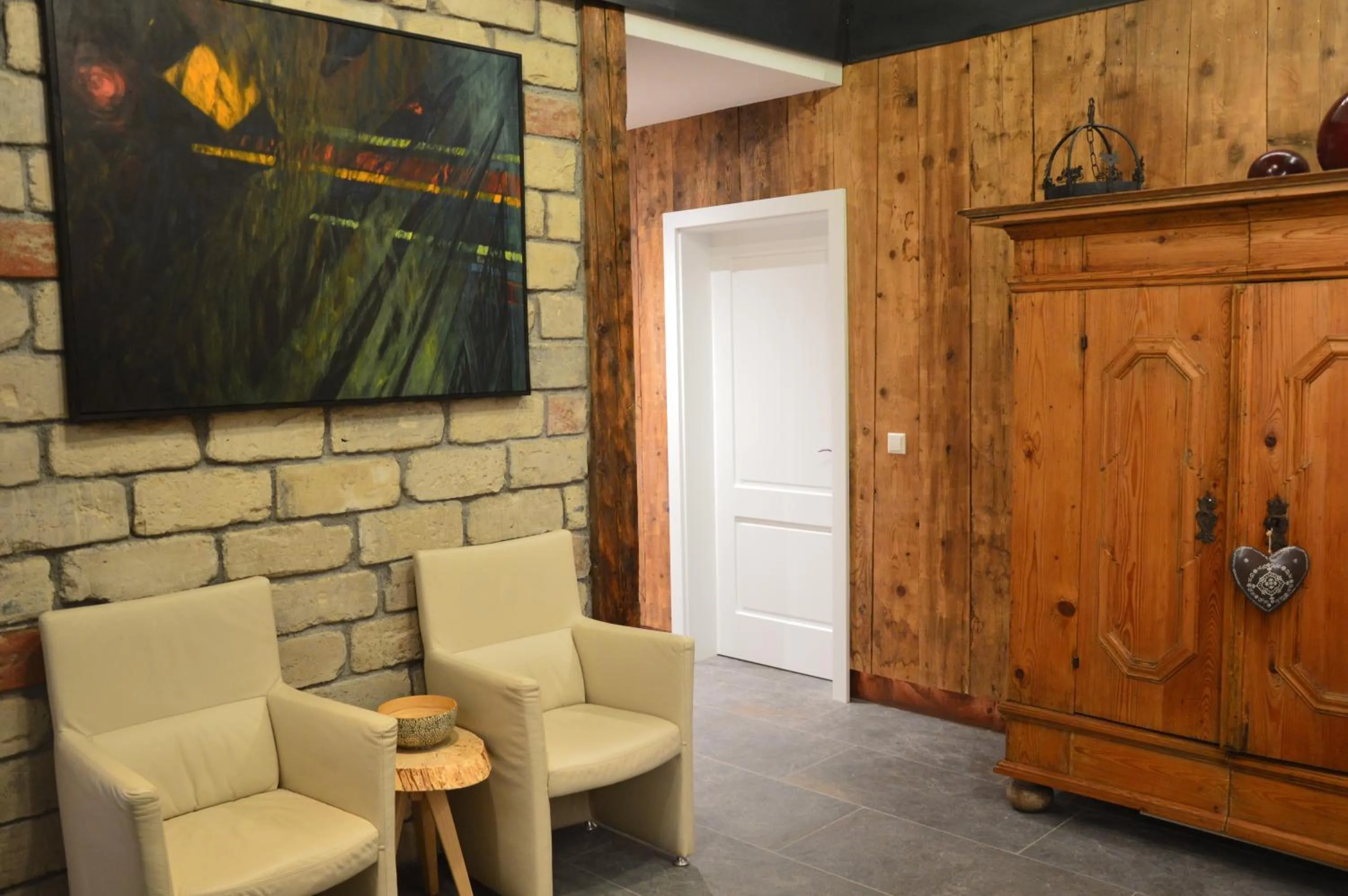 Seating area in Landschützer's Country Suites
