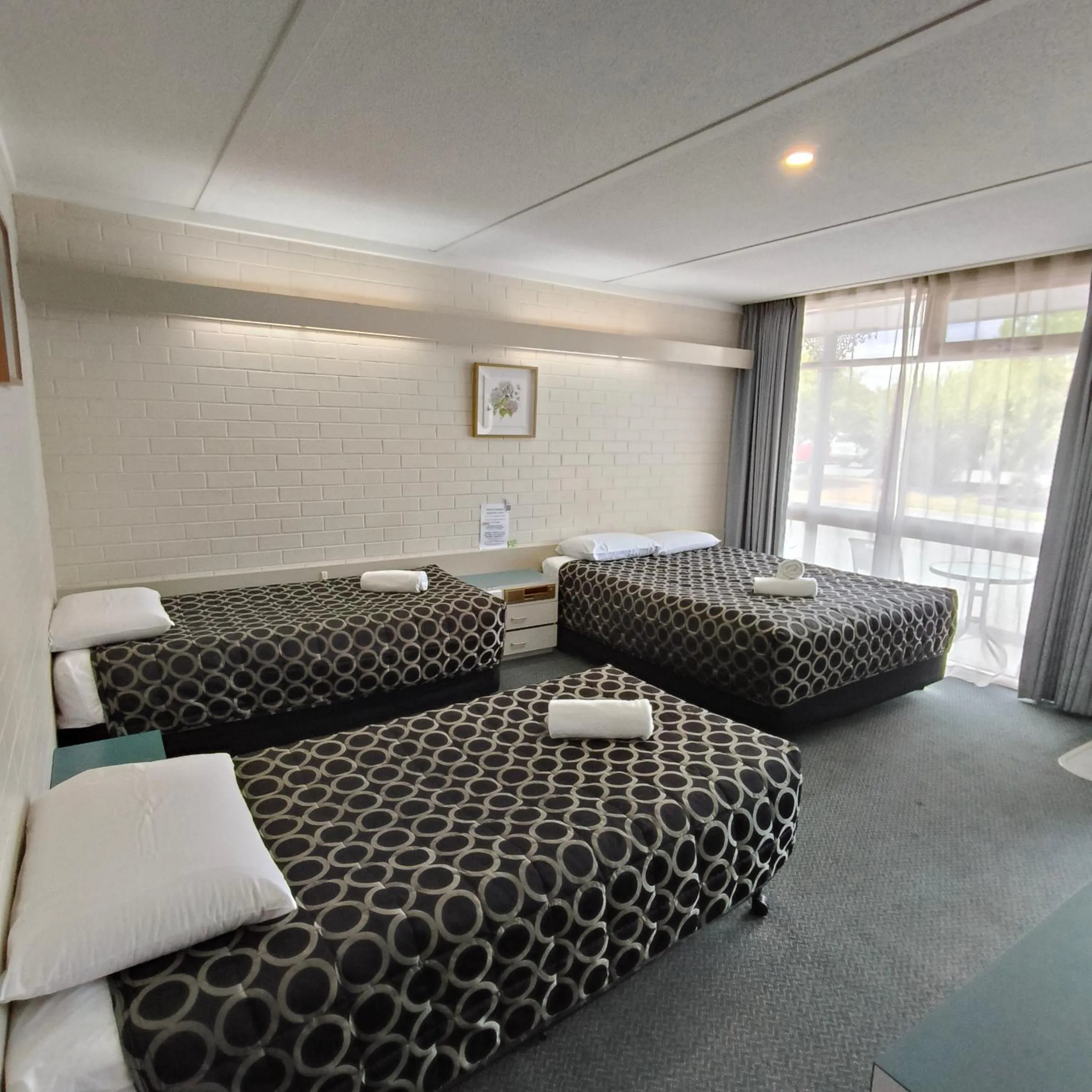 Bed in Wangaratta Motor Inn