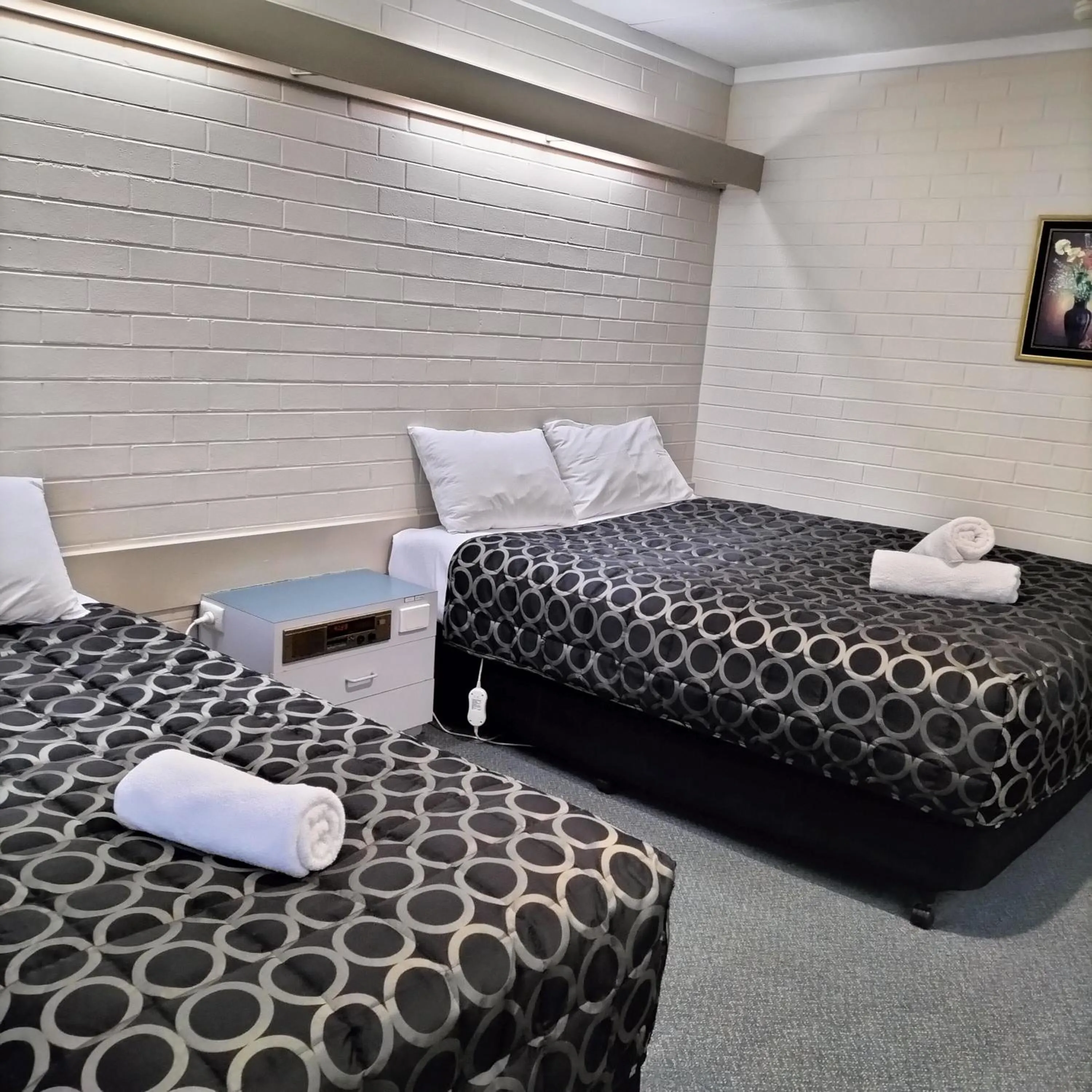 Bed in Wangaratta Motor Inn