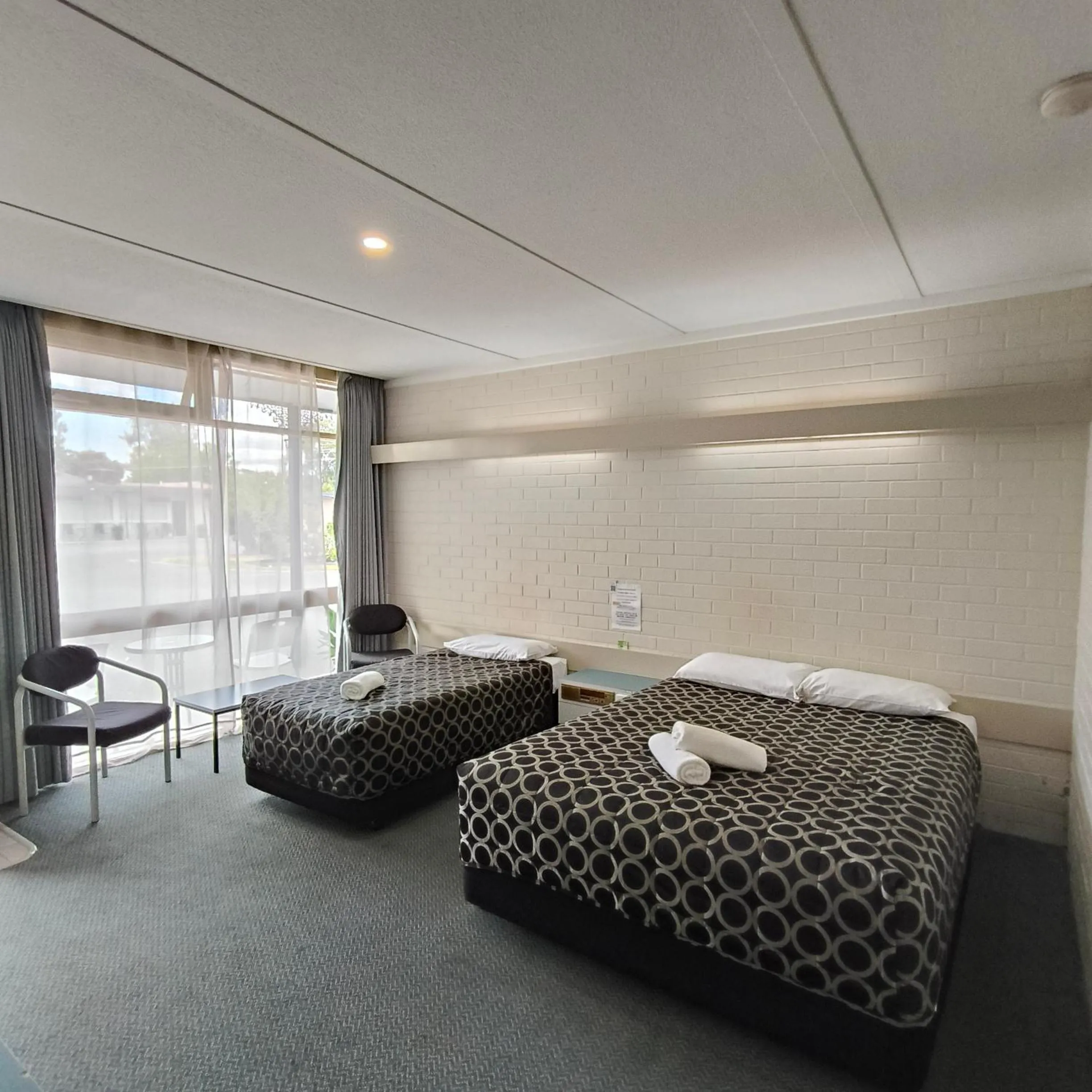 Bed in Wangaratta Motor Inn