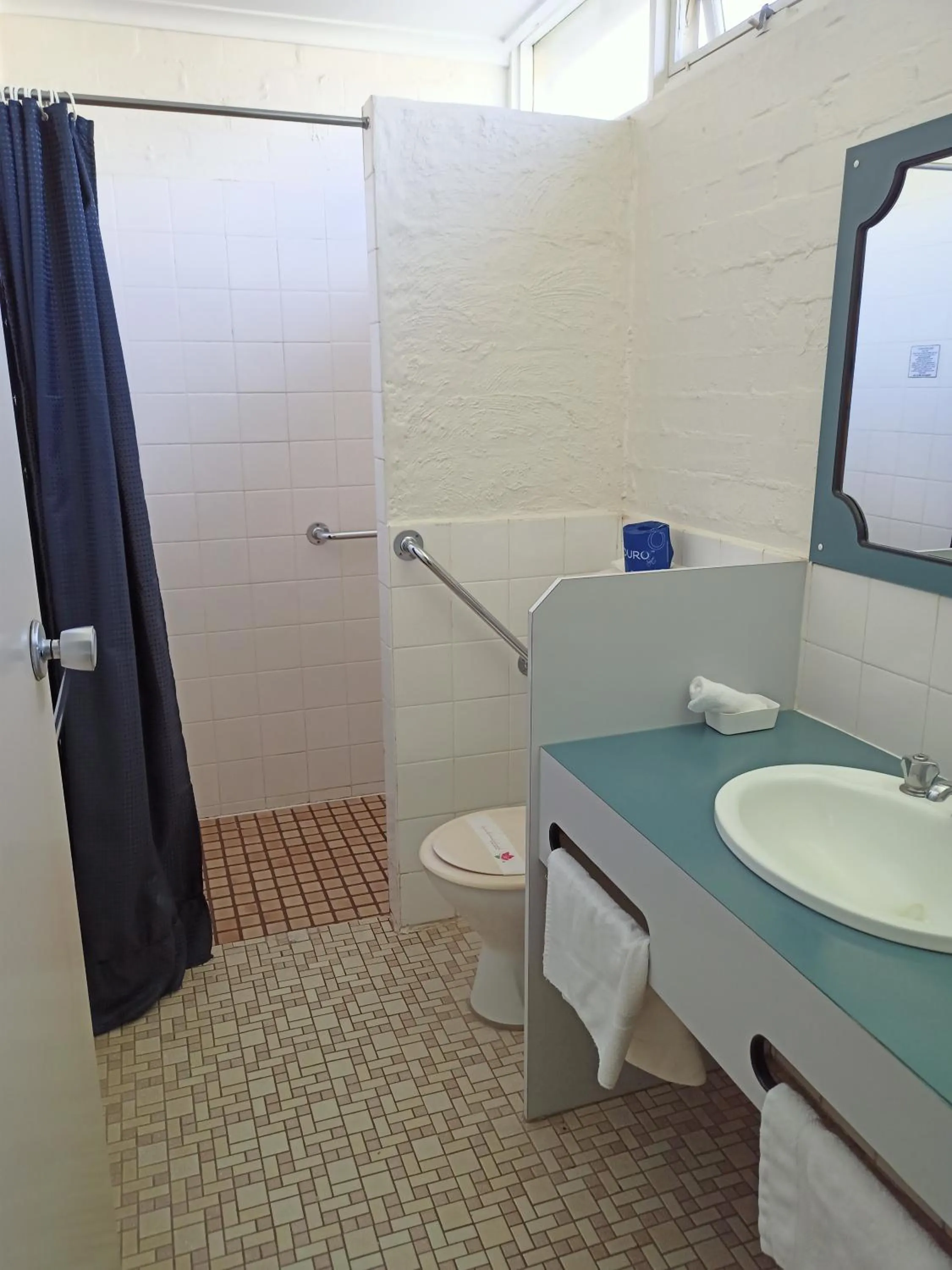 Shower in Wangaratta Motor Inn