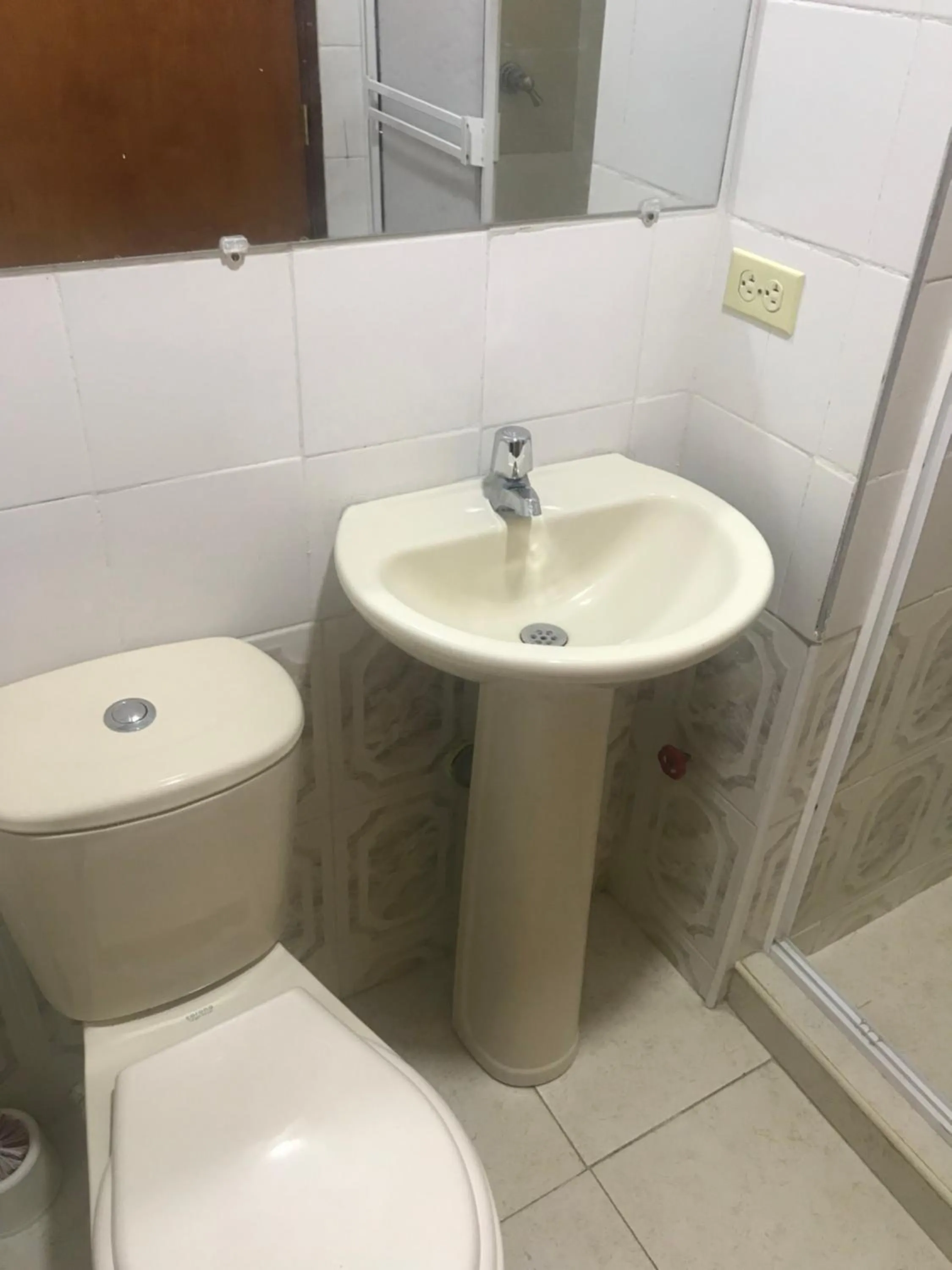 Toilet in Santa Marta Apartamentos Salazar - Velero