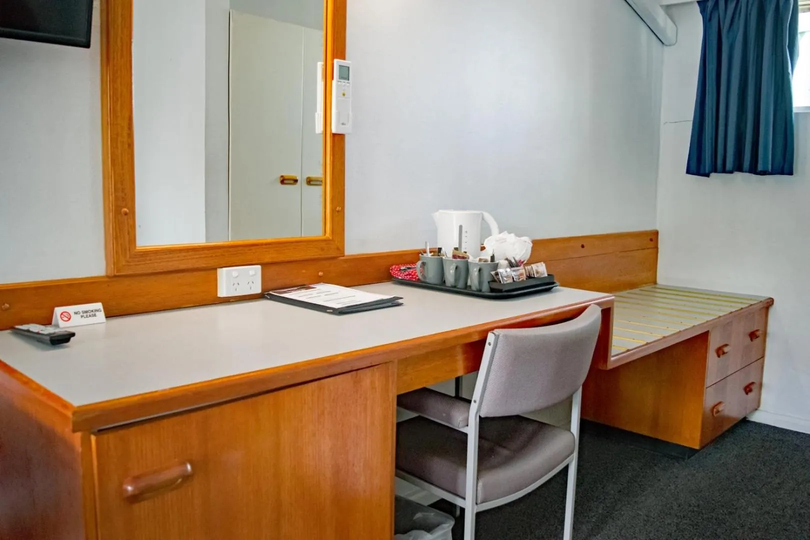 Coffee/tea facilities in Rest Point Motor Inn