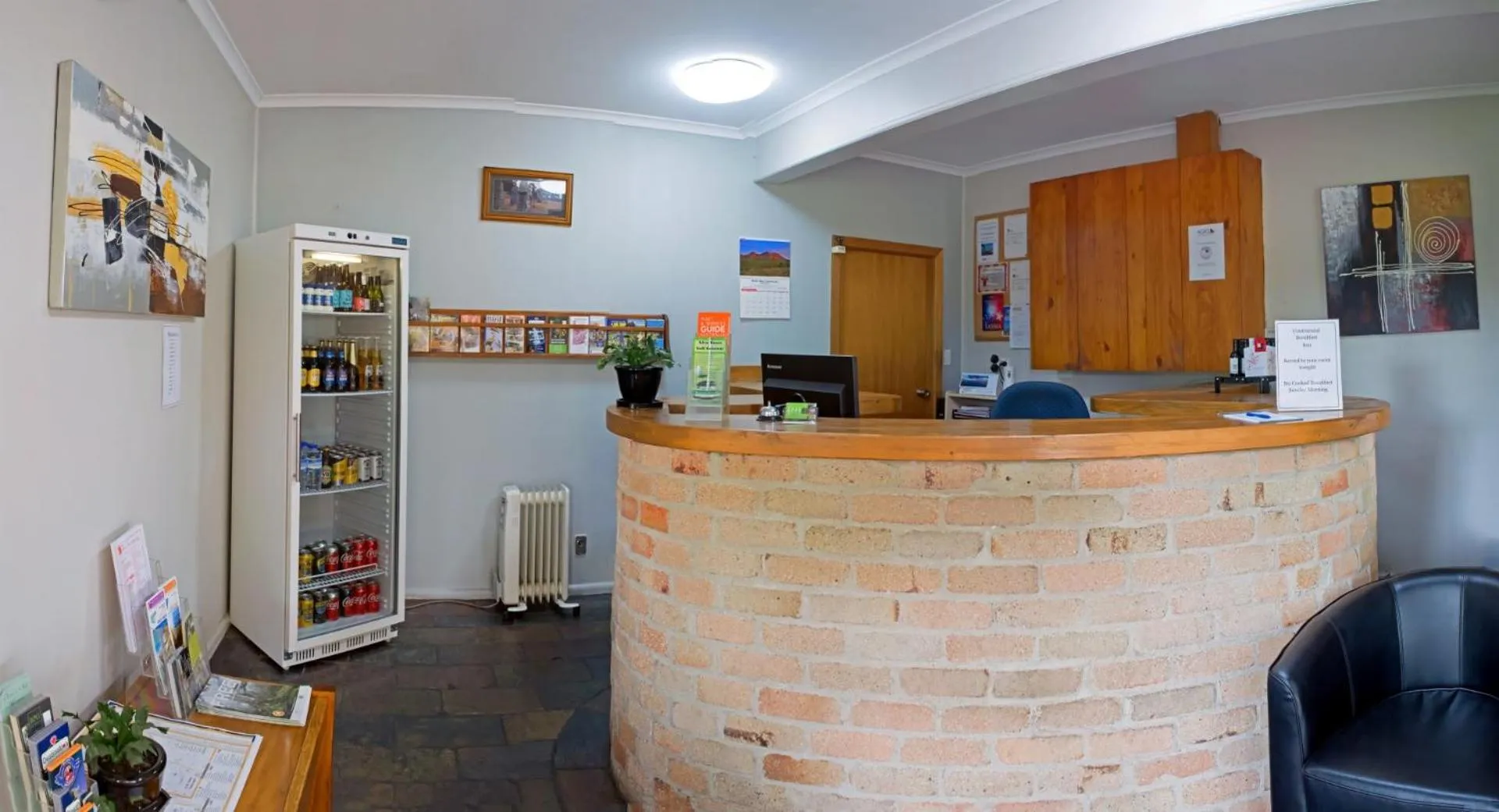 Lobby or reception in Rest Point Motor Inn