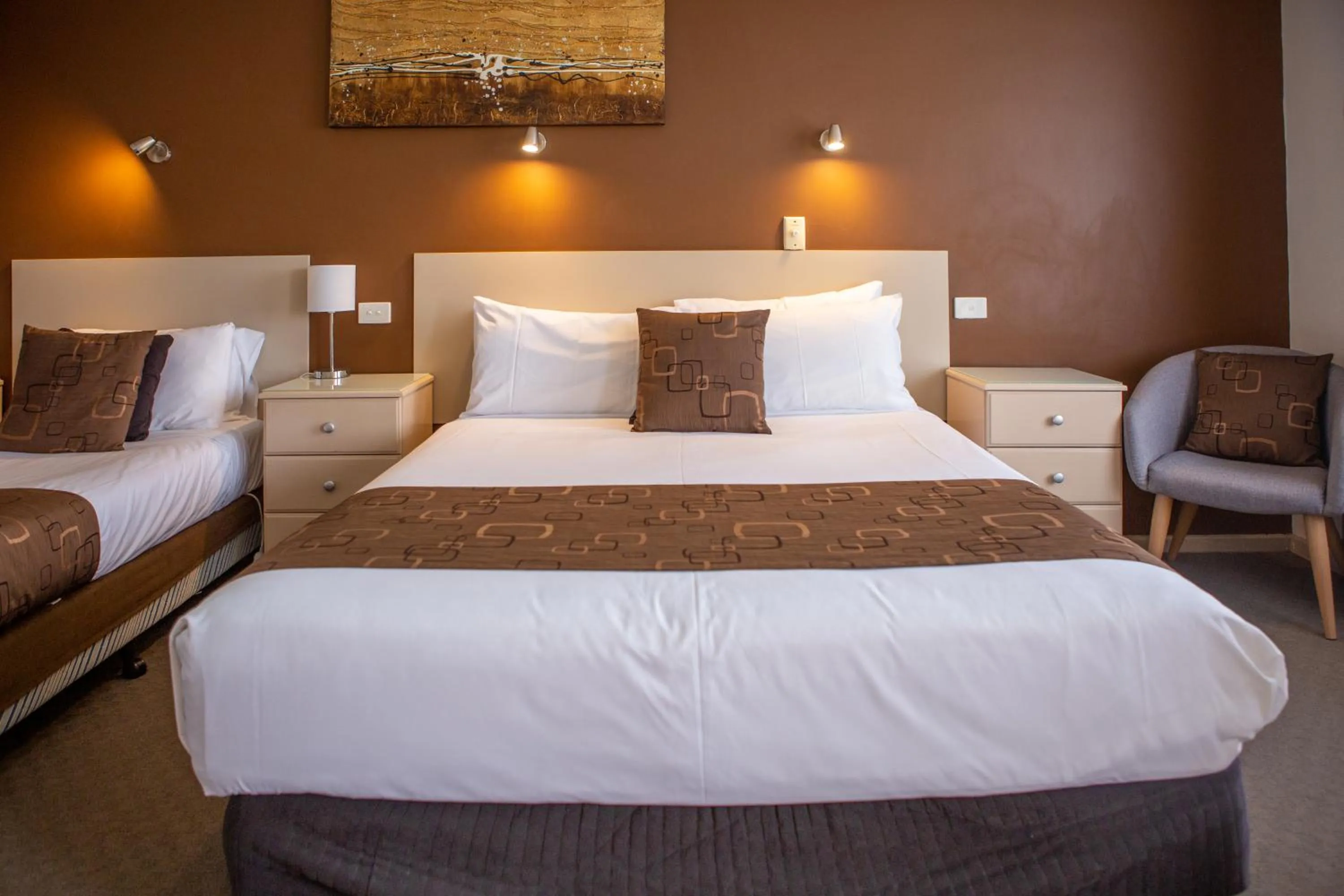 Bedroom, Bed in Lakeview Motel and Apartments