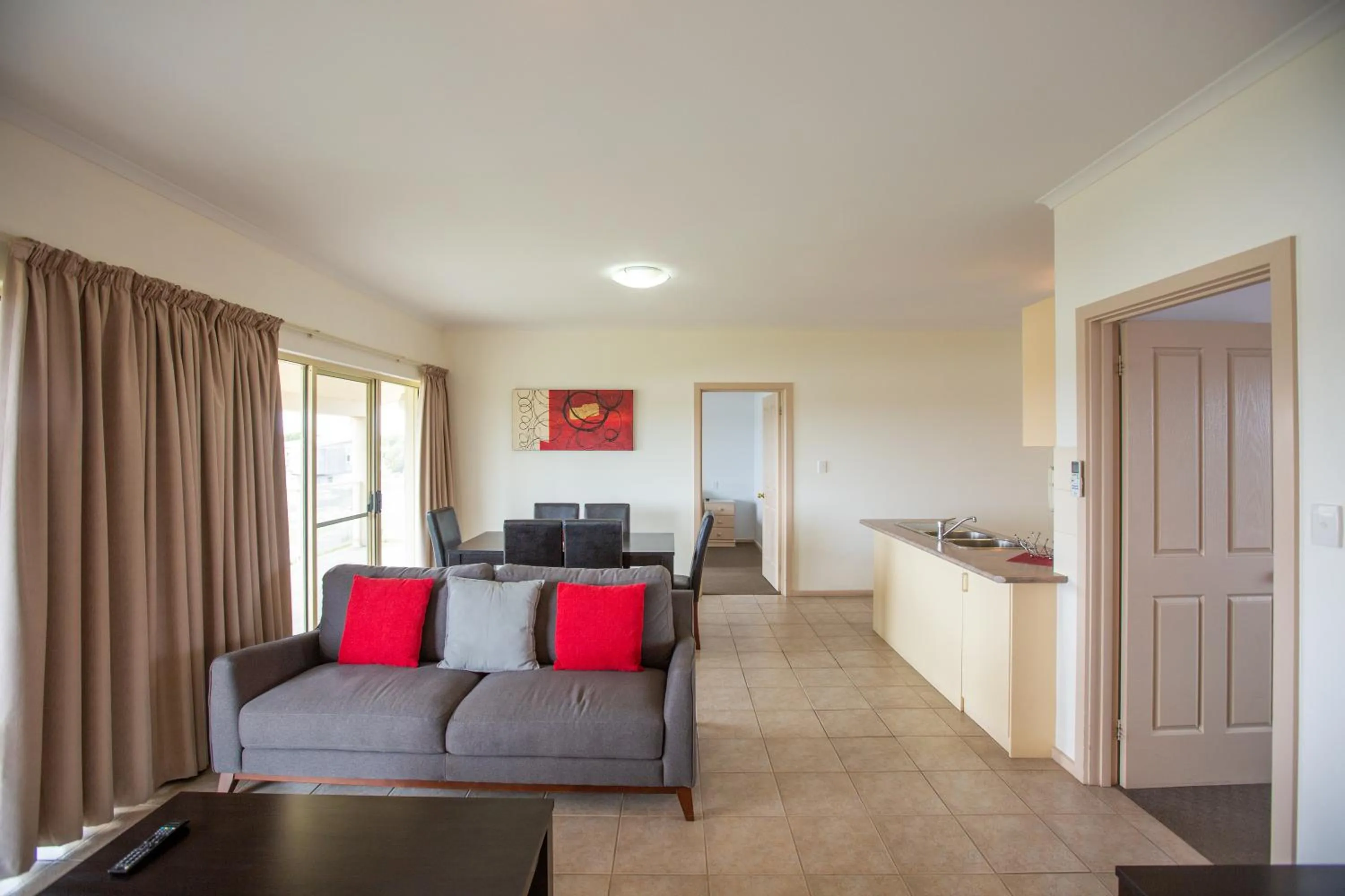 Living room in Lakeview Motel and Apartments