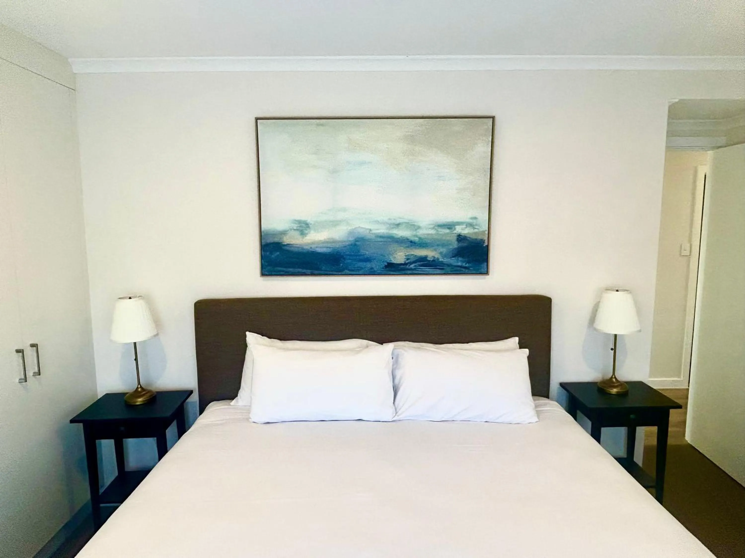 Bed in Lakeview Motel and Apartments