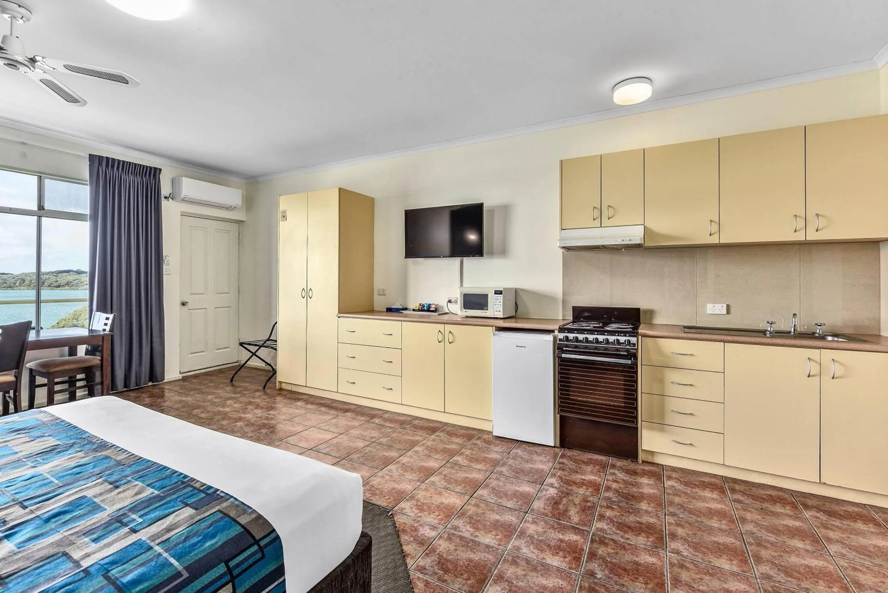 Bedroom, Bed in Comfort Inn Robe