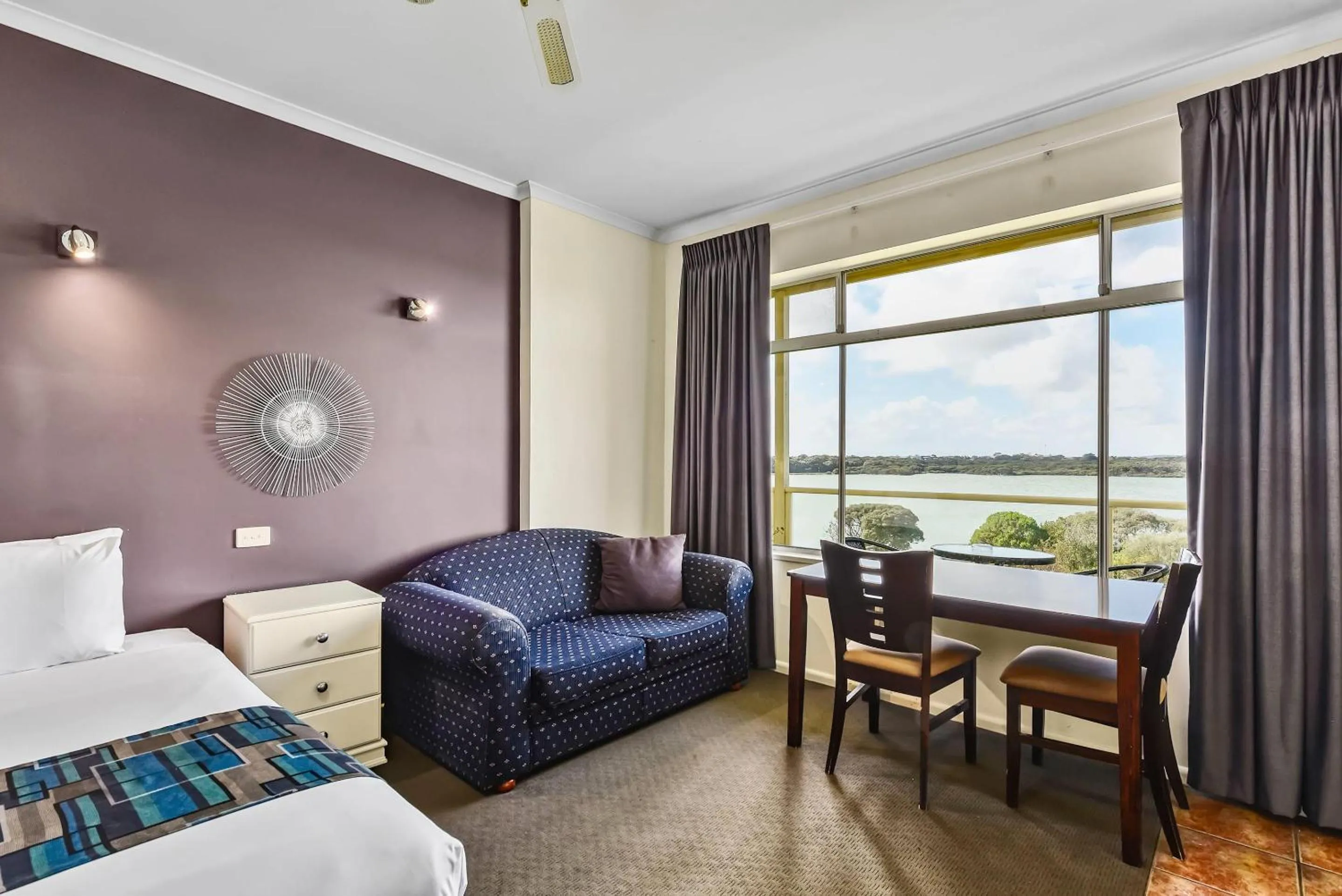 Bedroom, Bed in Comfort Inn Robe