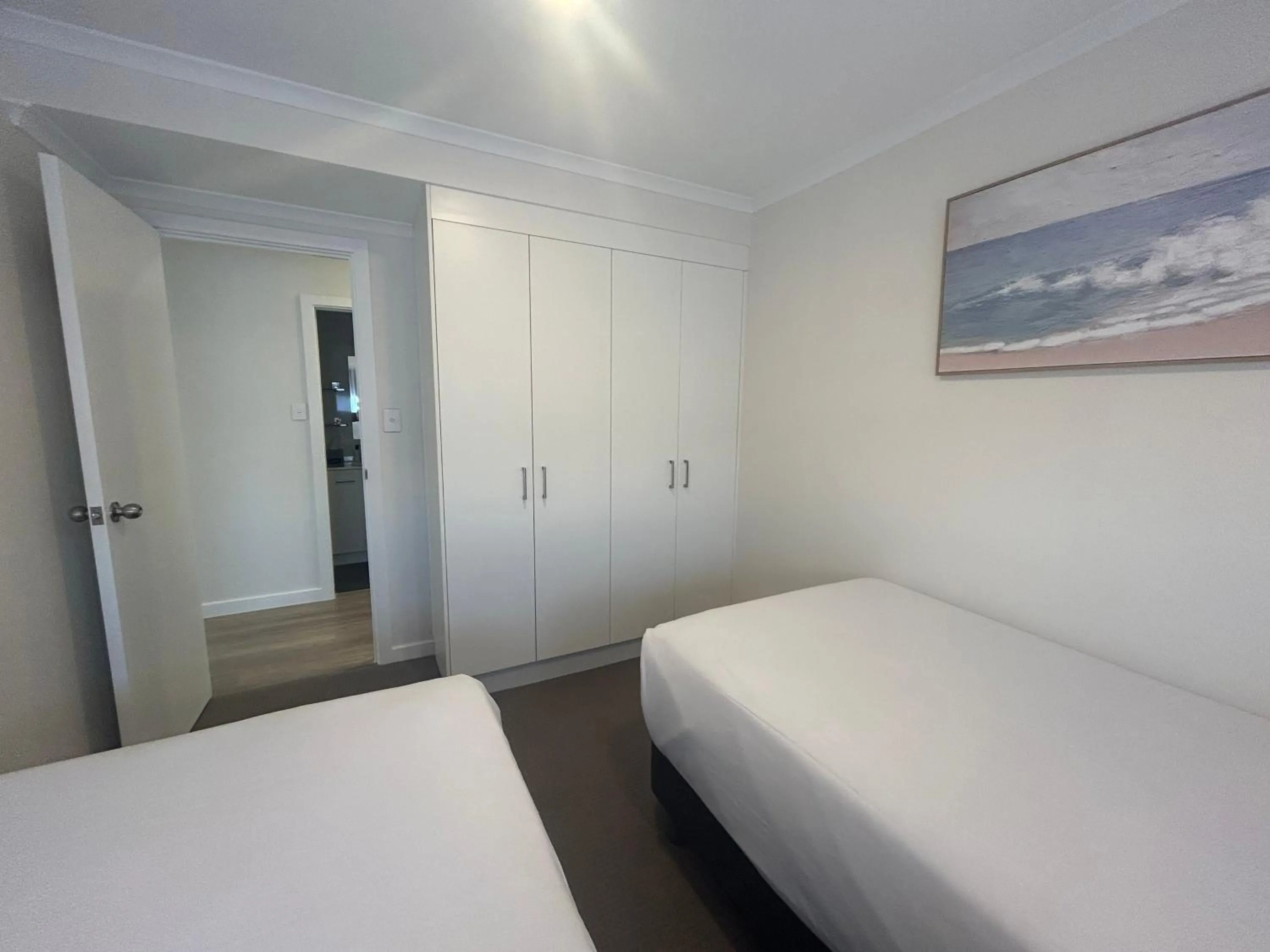 Bed in Lakeview Motel and Apartments