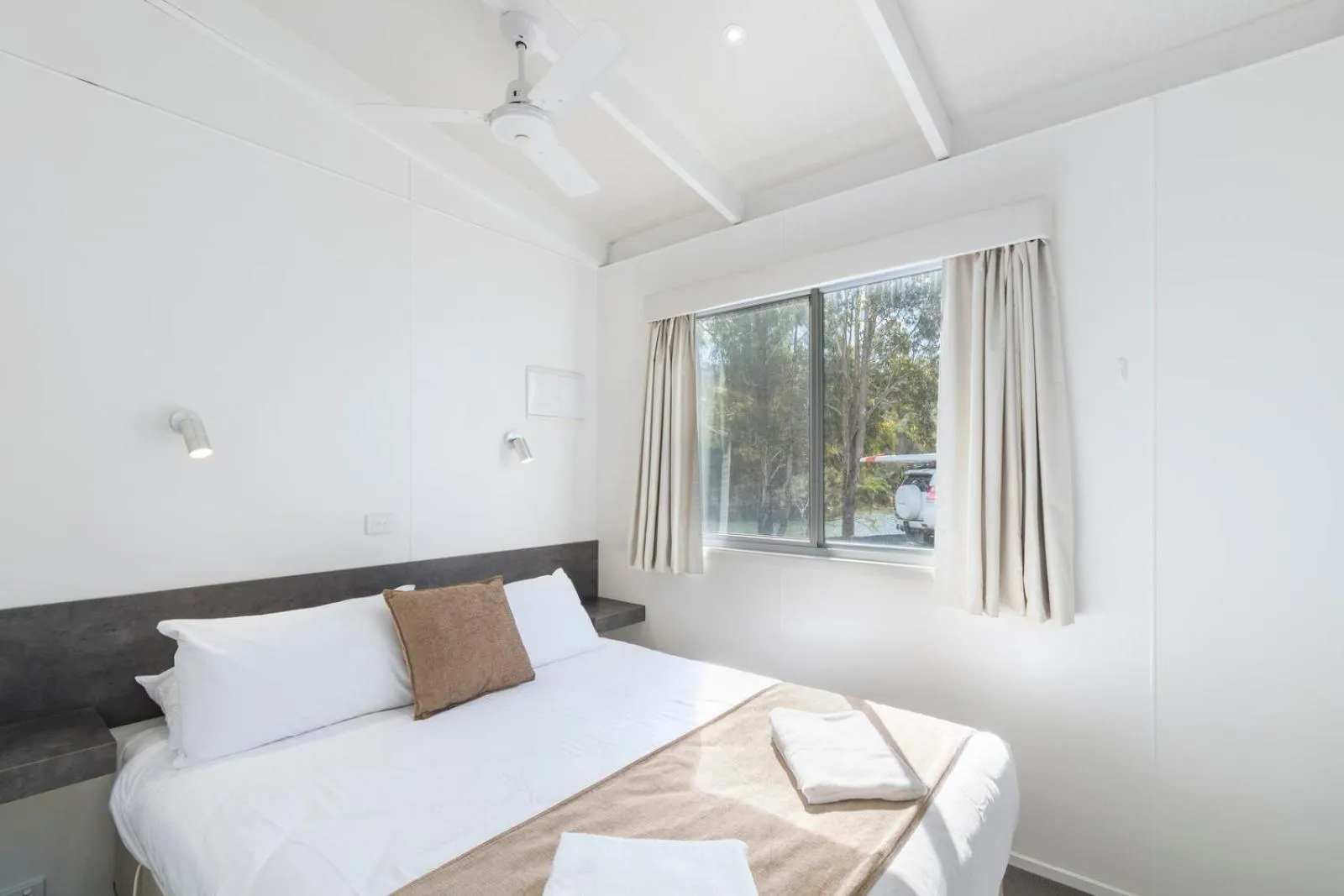 Bedroom, Bed in Ingenia Holidays Eden Beachfront