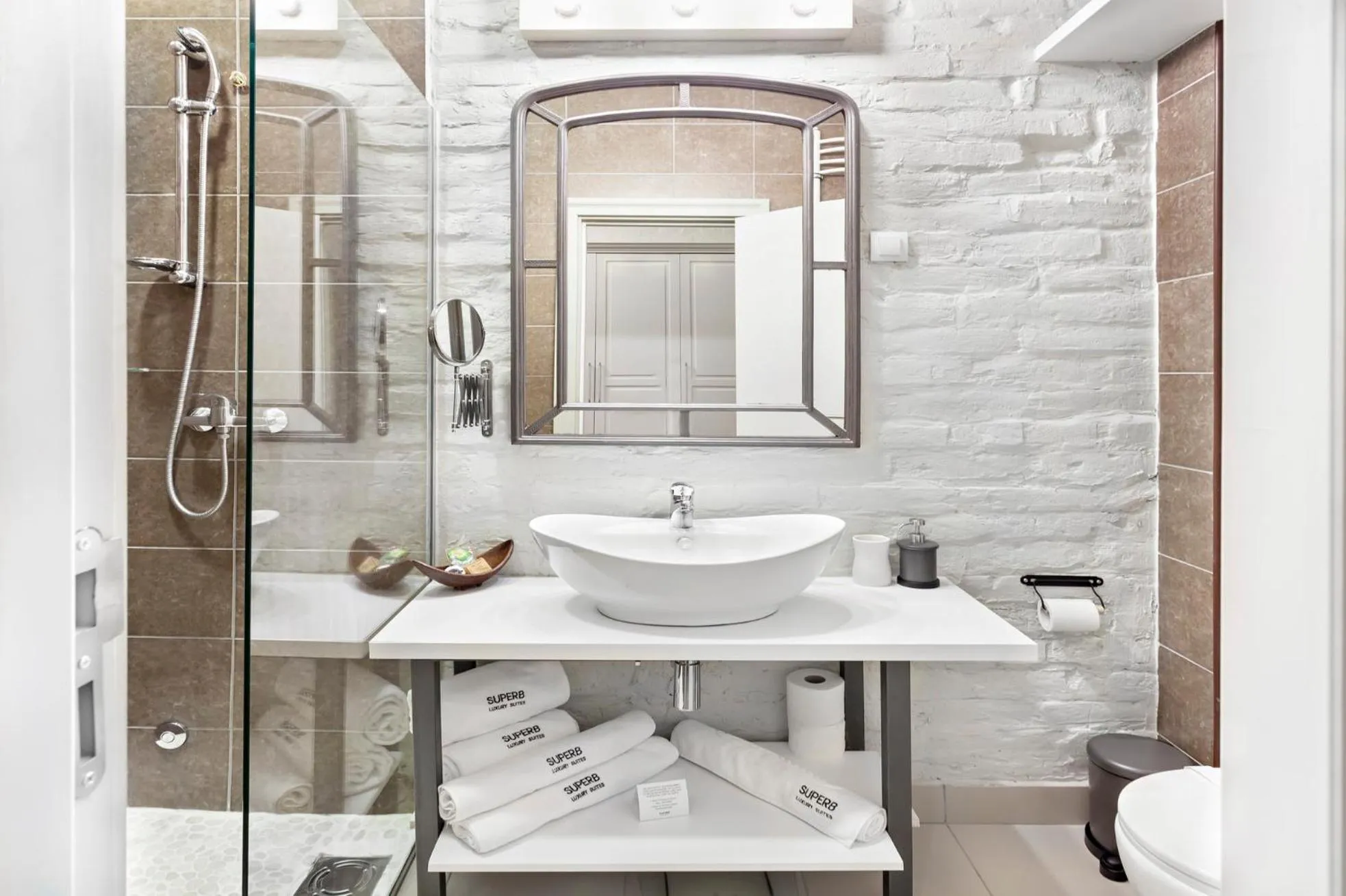 towels in SuperB Luxury Suites