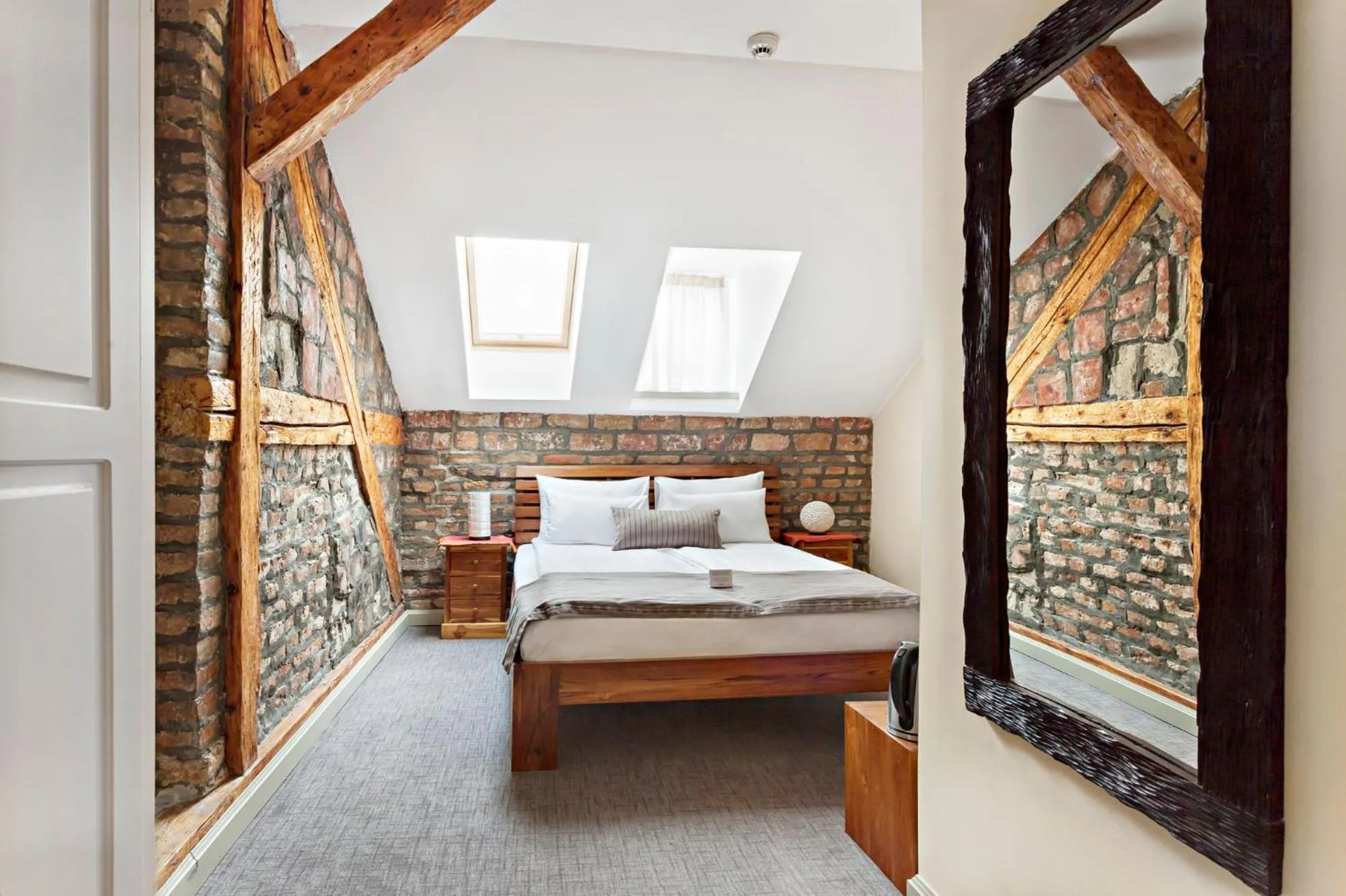 Bedroom, Bed in SuperB Luxury Suites