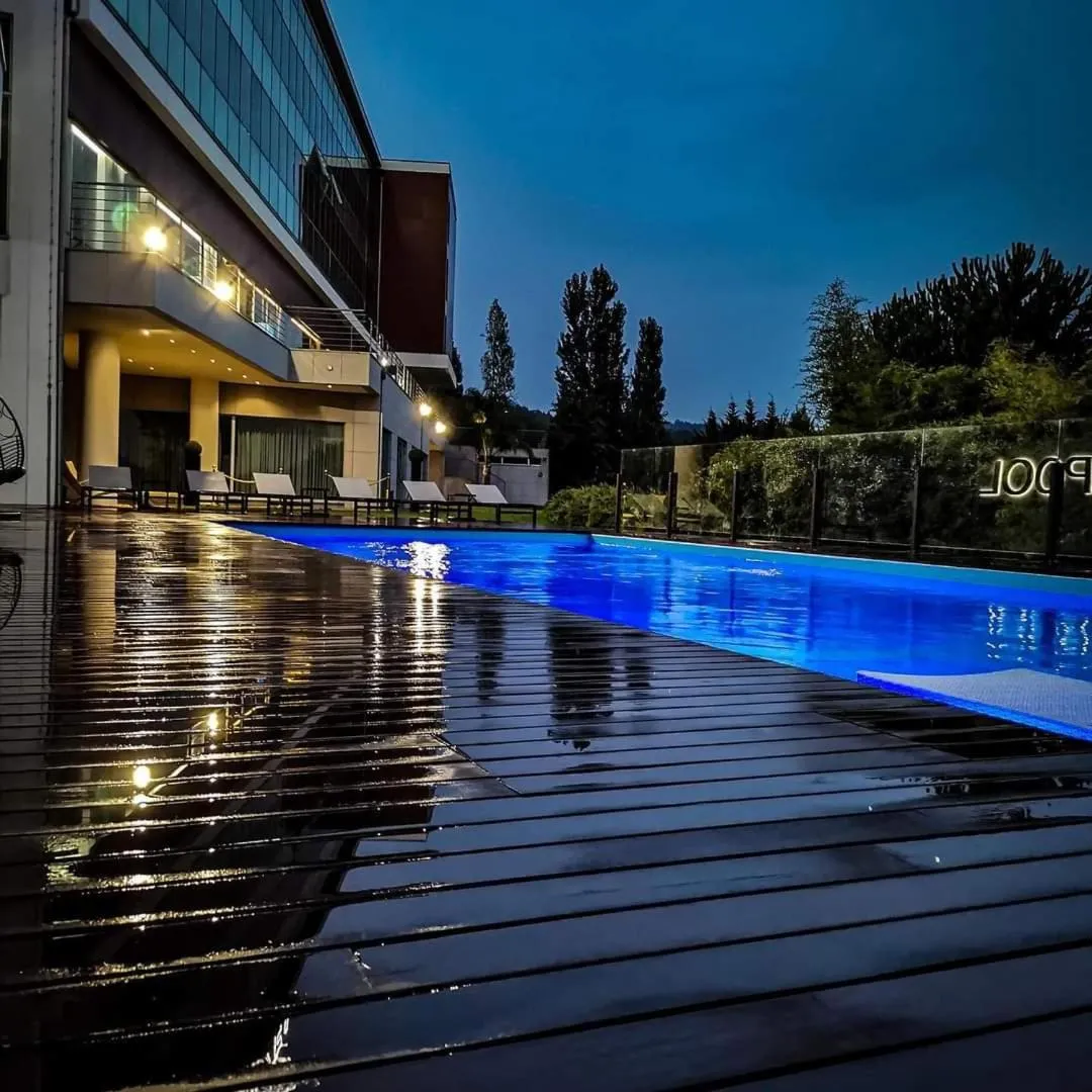 Swimming pool in Penafiel Park Hotel & Spa