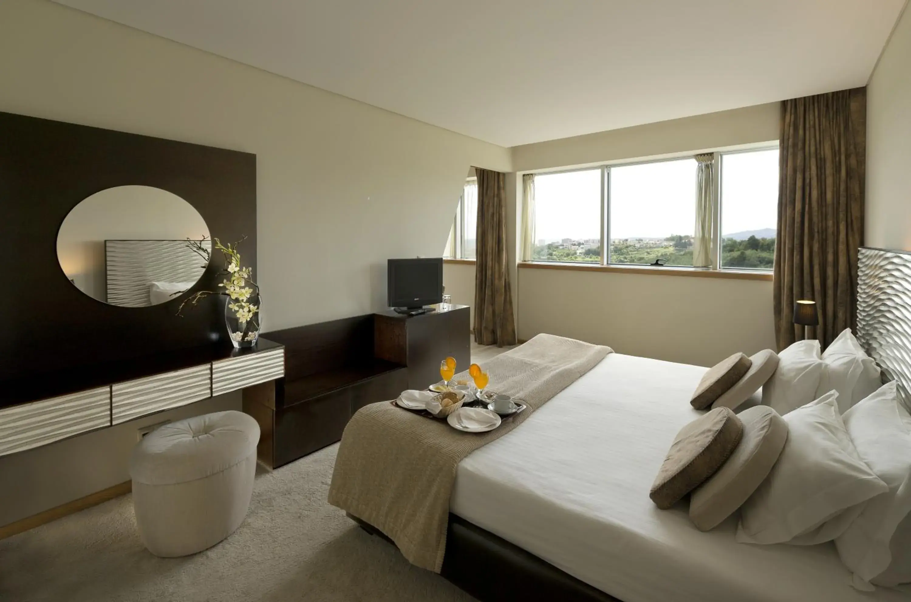 Photo of the whole room, Bed in Penafiel Park Hotel & Spa Photo of the whole room, Bed in Penafiel Park Hotel & Spa
