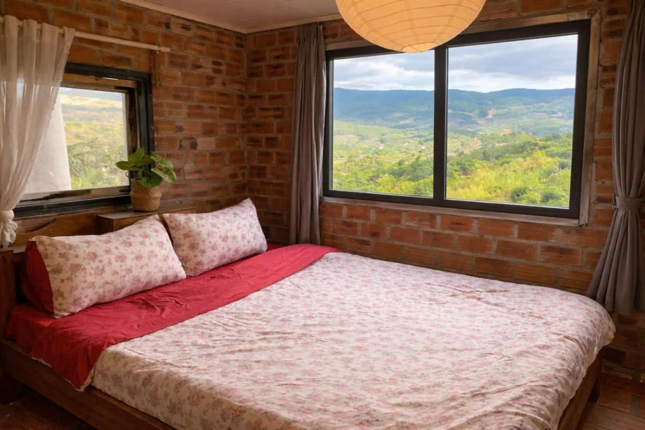 Bed in Midori Heritage Coffee Farm