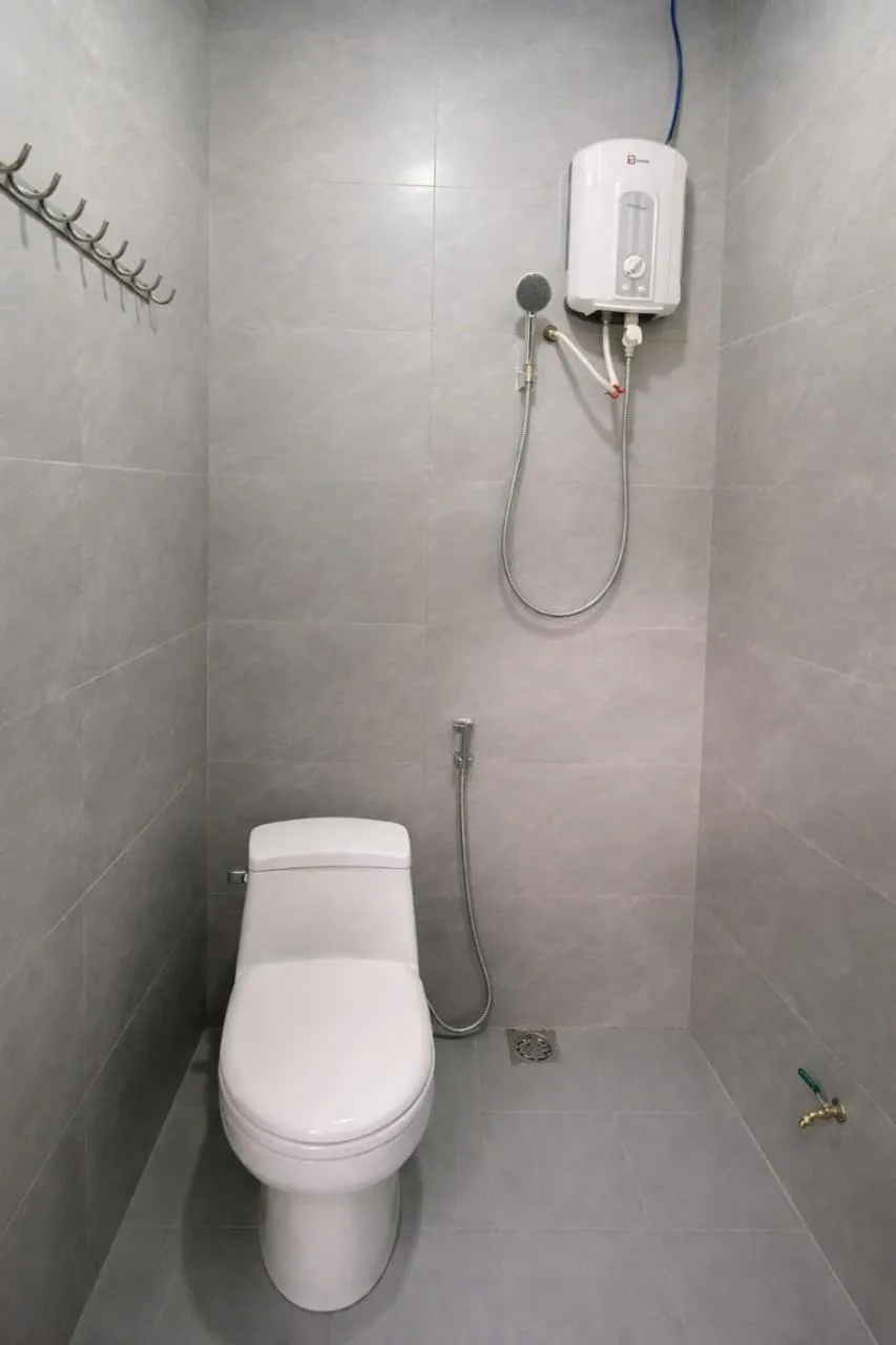 Shower in Midori Heritage Coffee Farm