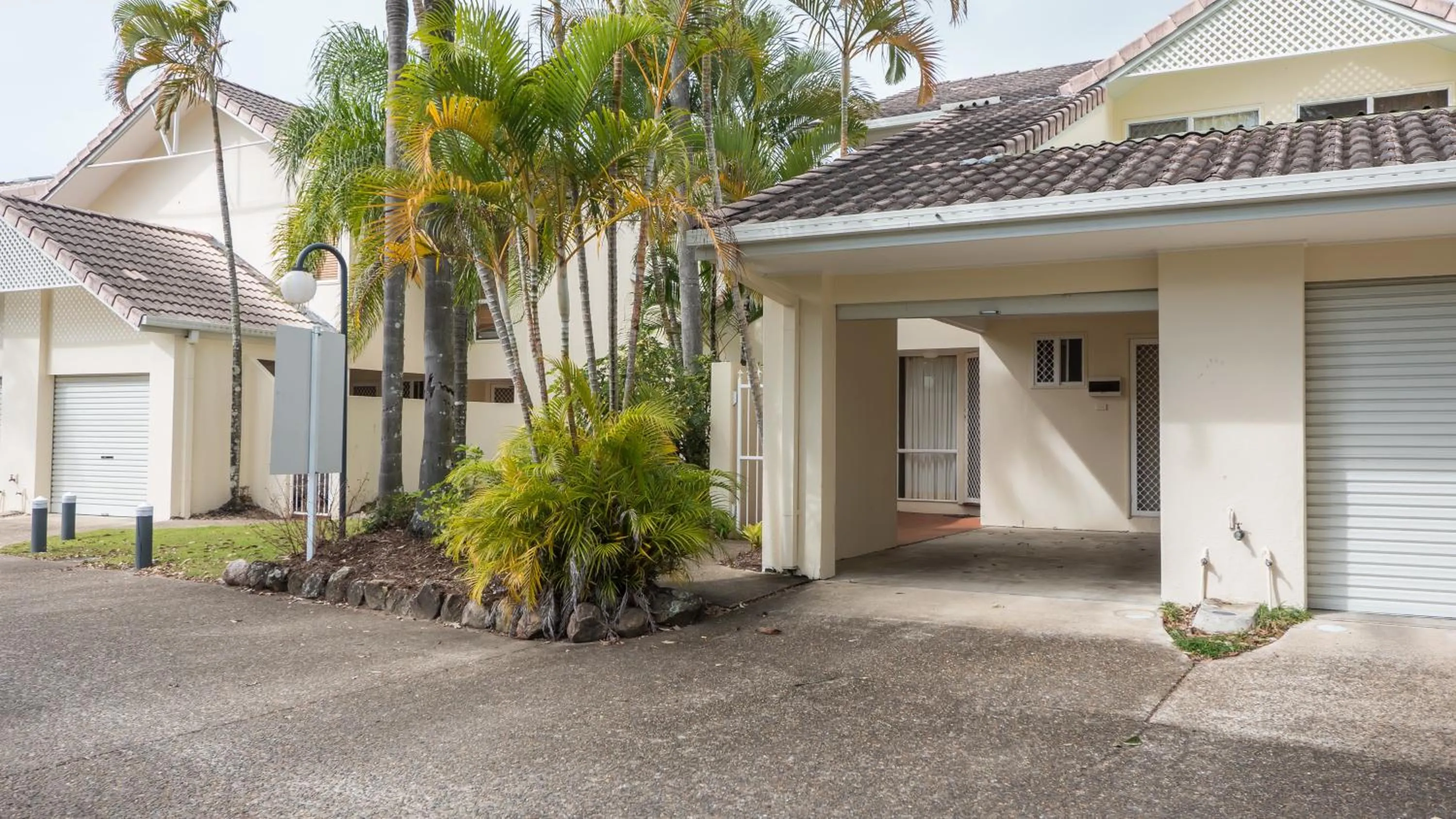 Facade/entrance in Isle Of Palms Resort