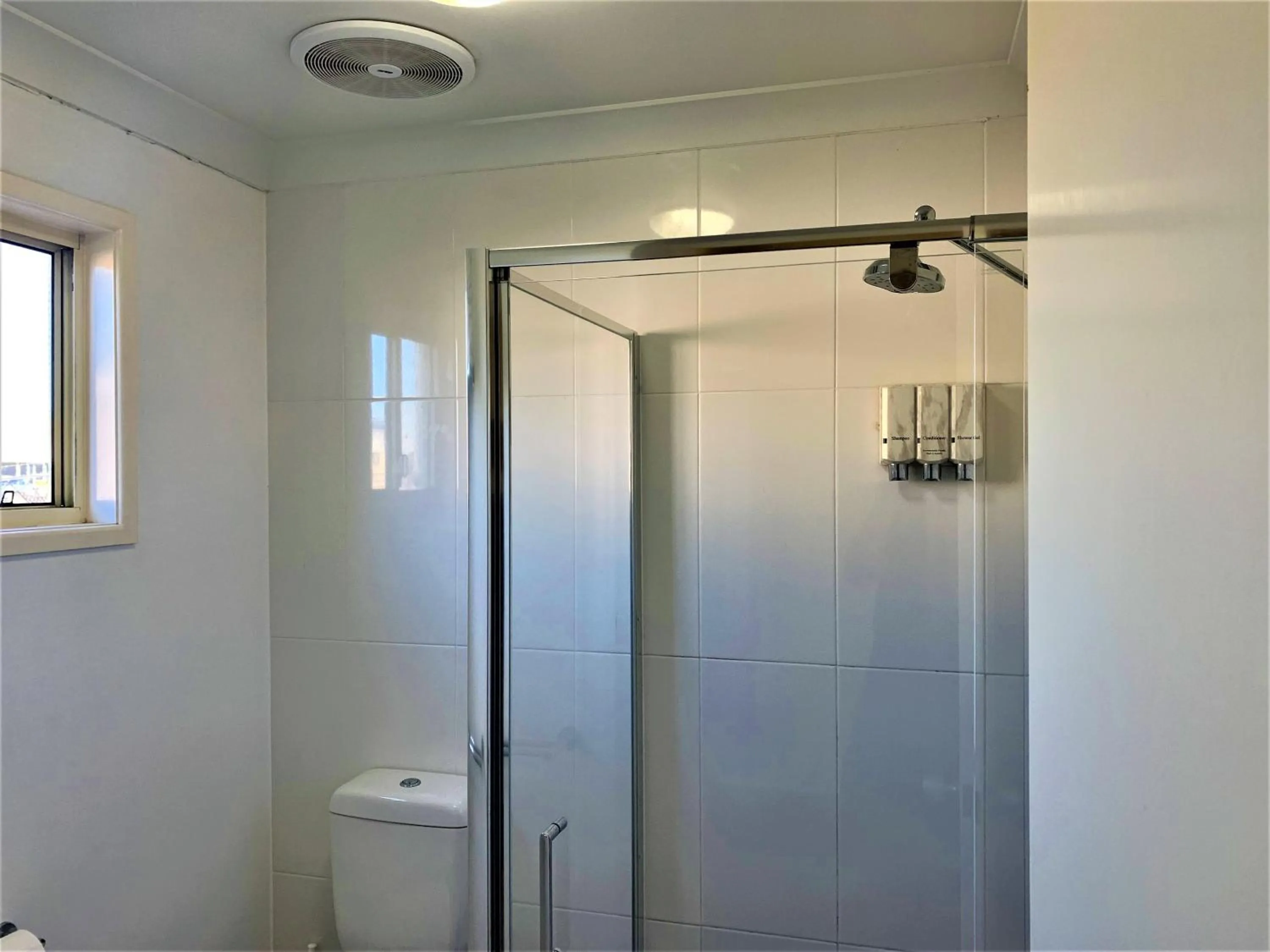 Bathroom in Silo Motor Inn Biloela