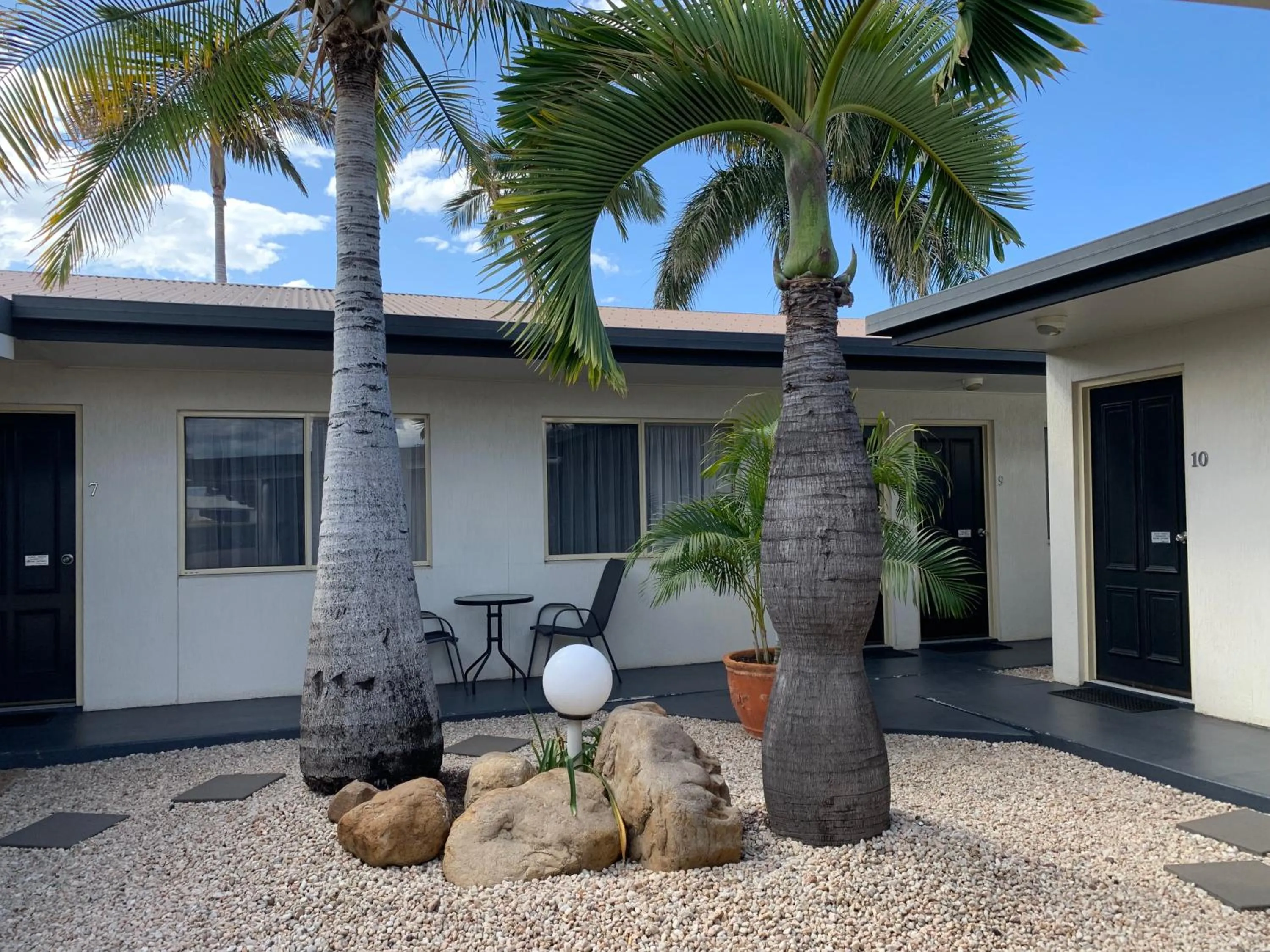 Garden view in Silo Motor Inn Biloela
