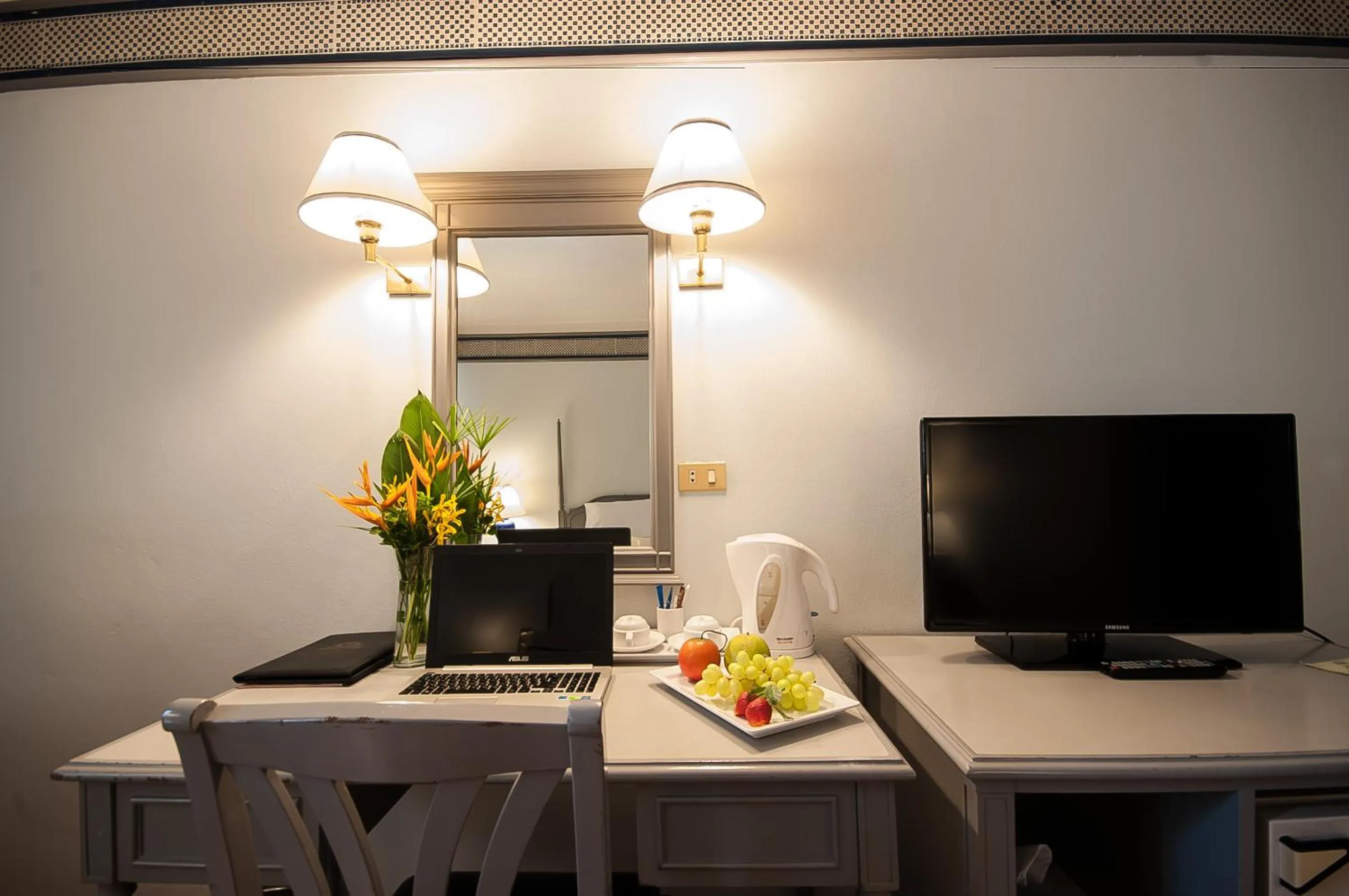 Decorative detail in Diamond Plaza Hotel