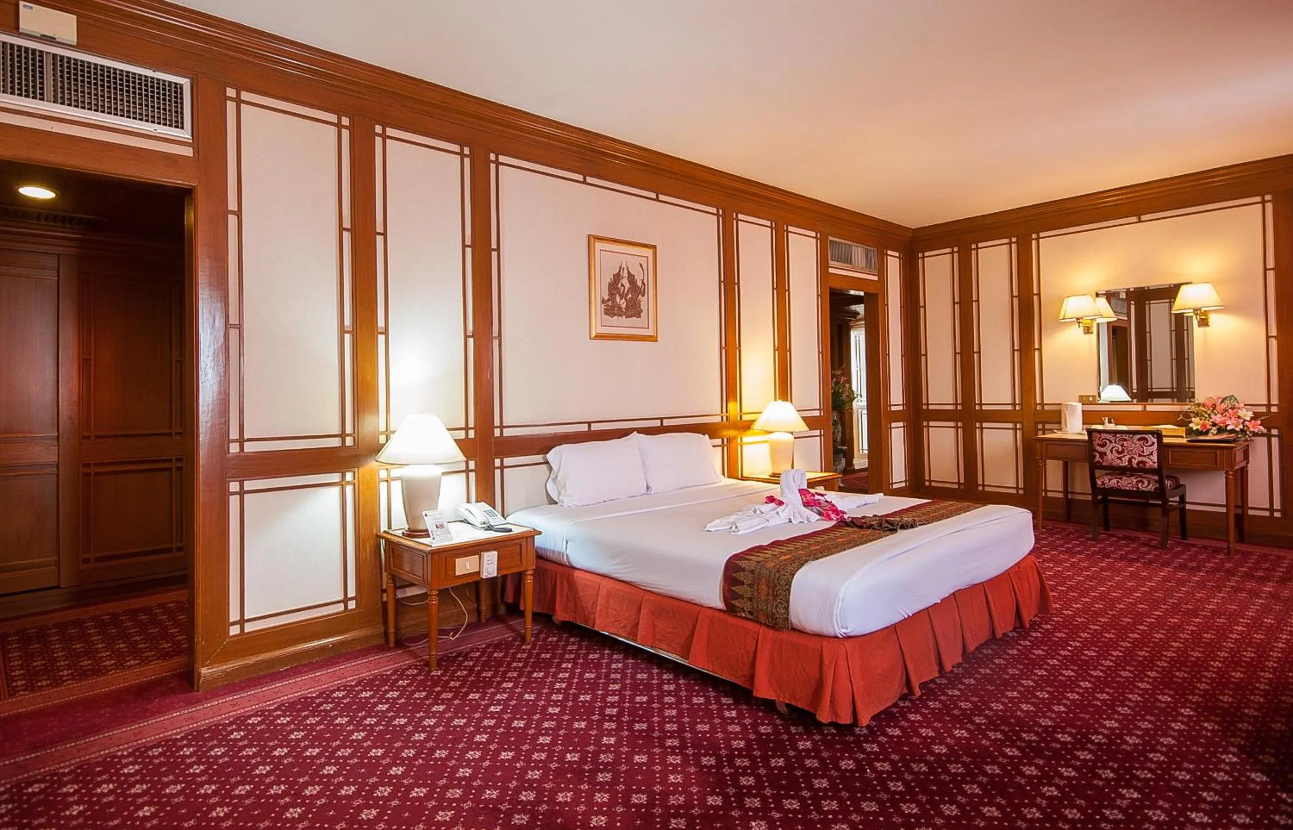 Photo of the whole room, Bed in Diamond Plaza Hotel