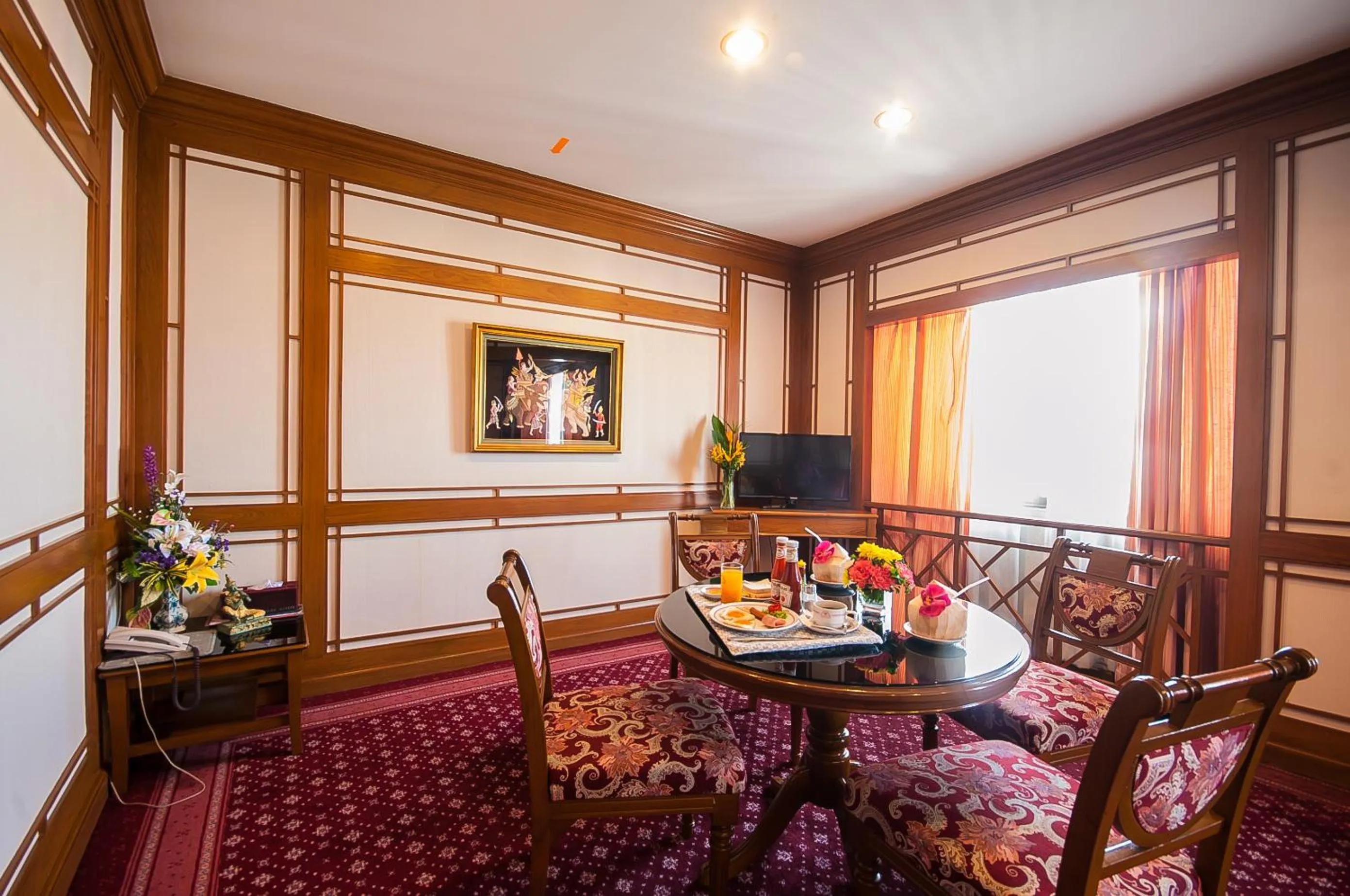 Day in Diamond Plaza Hotel