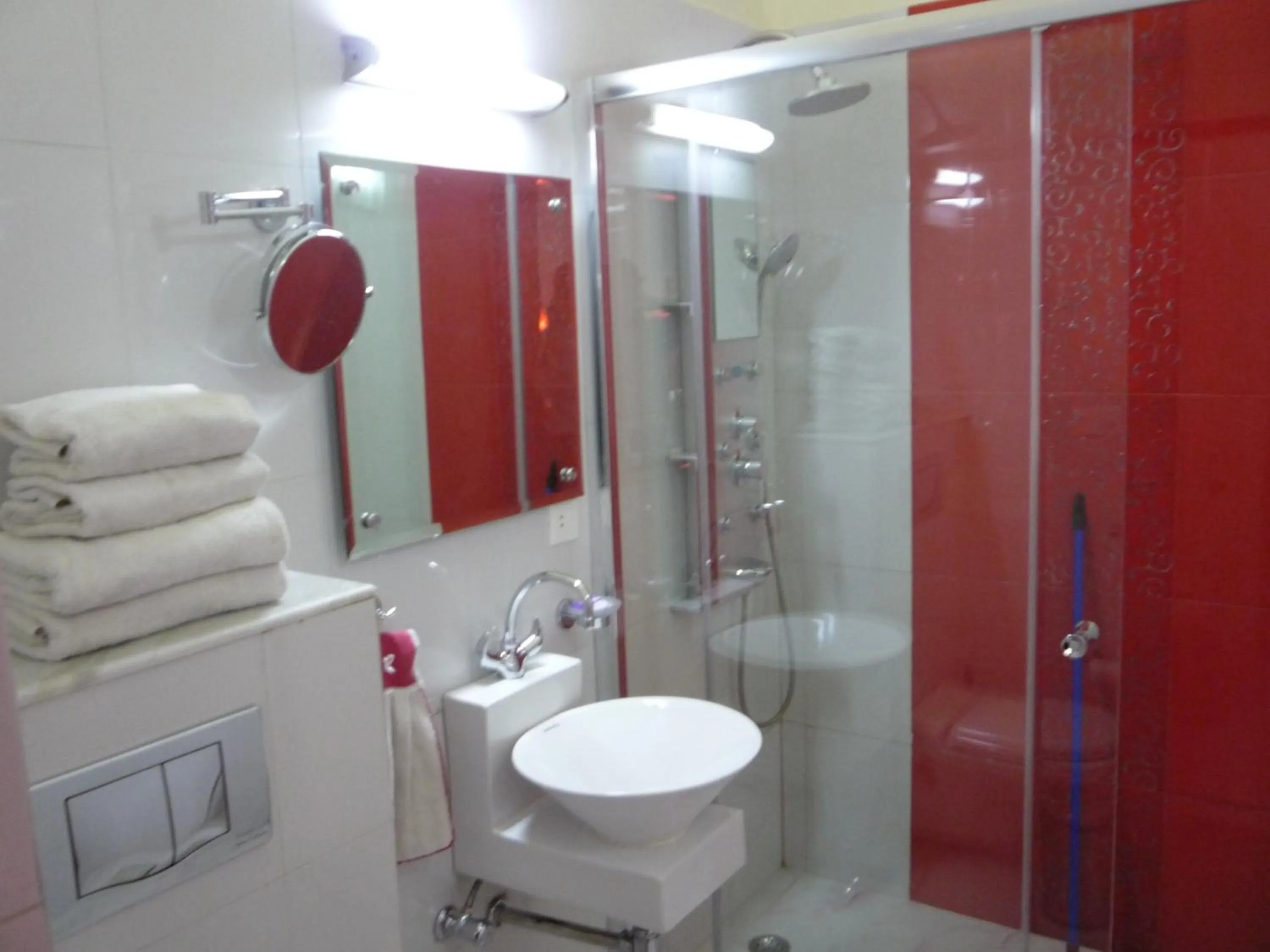 Bathroom in Ray of Maya