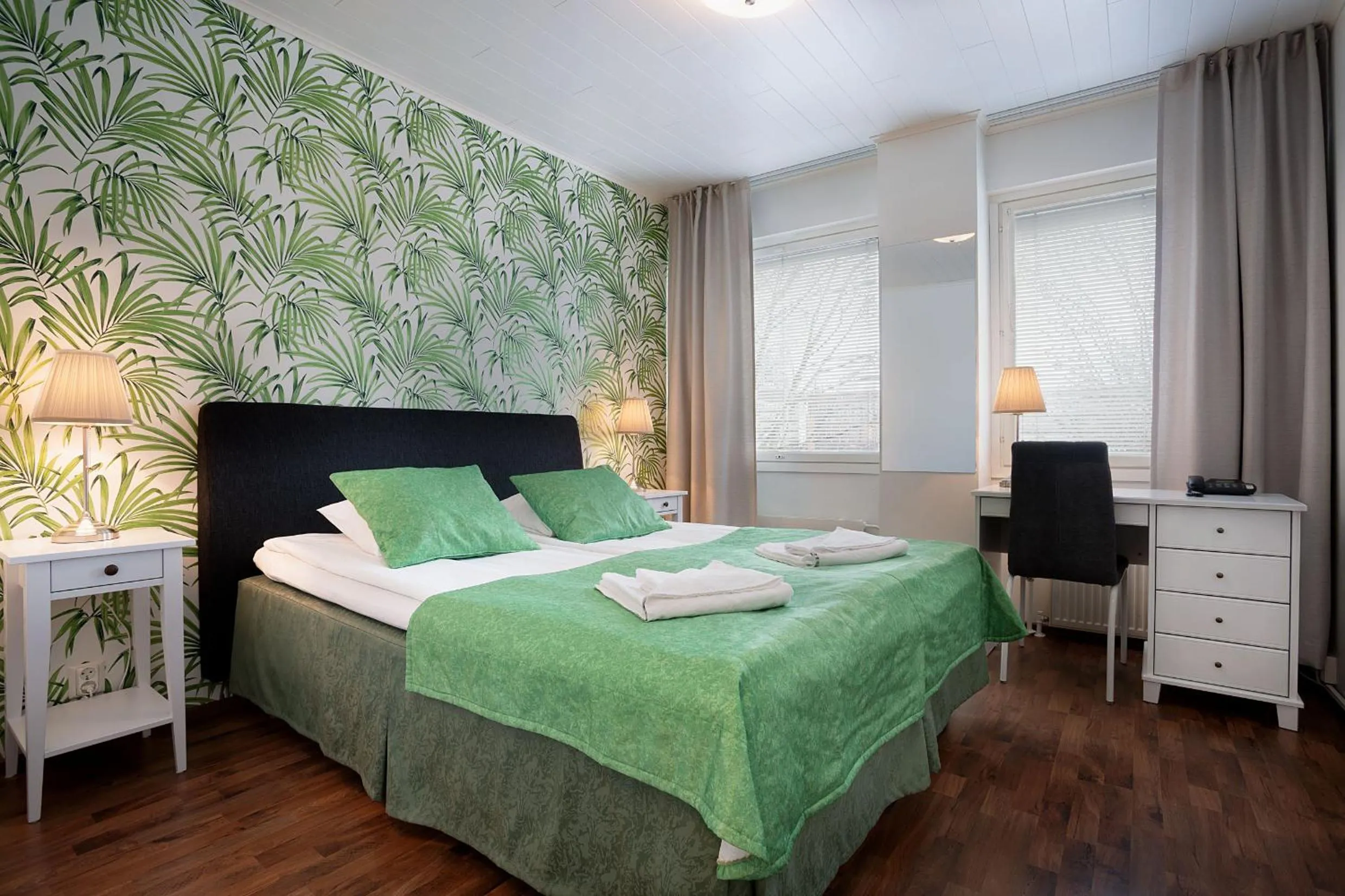 Bedroom, Bed in Hotel Milton