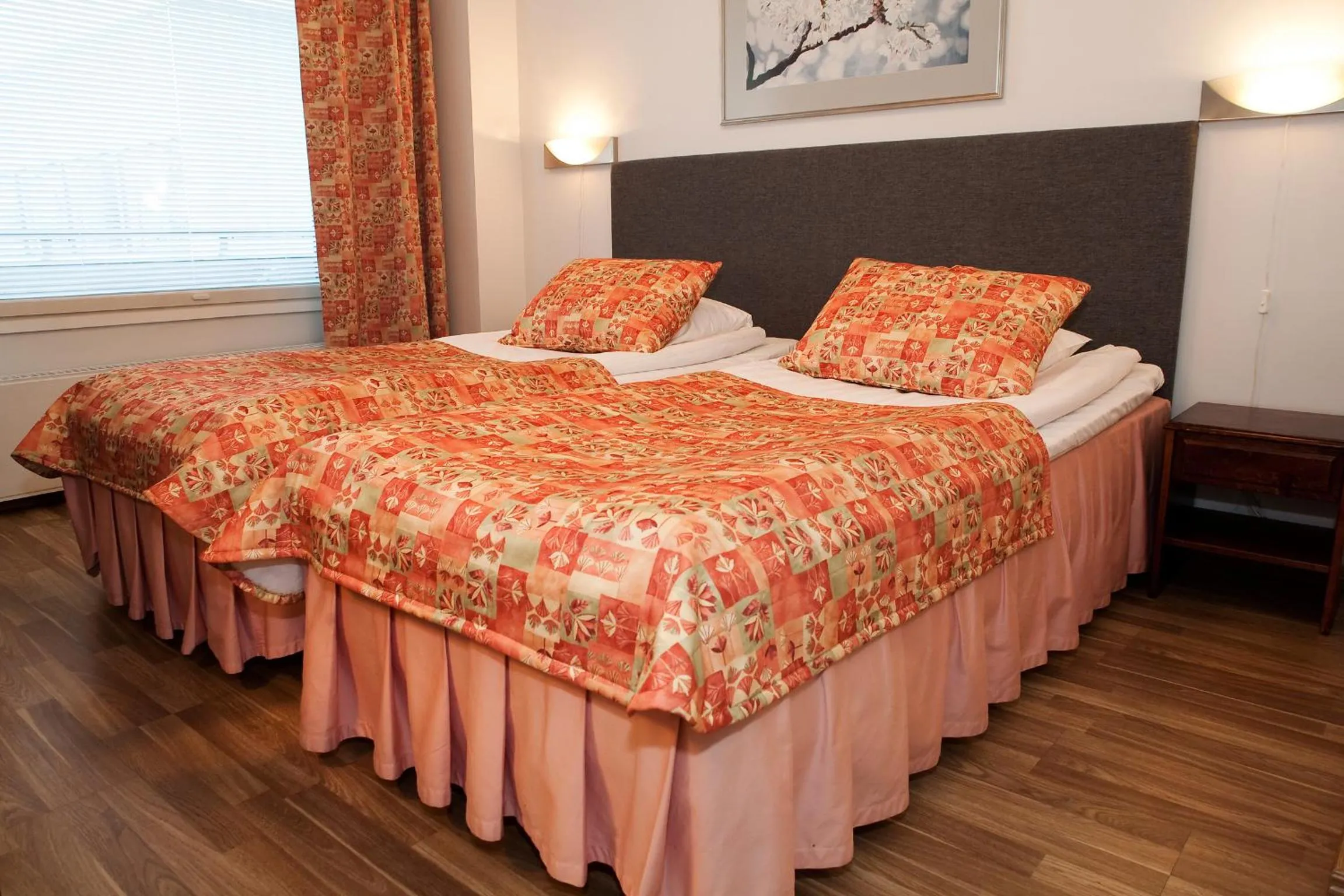 Photo of the whole room, Bed in Hotel Milton