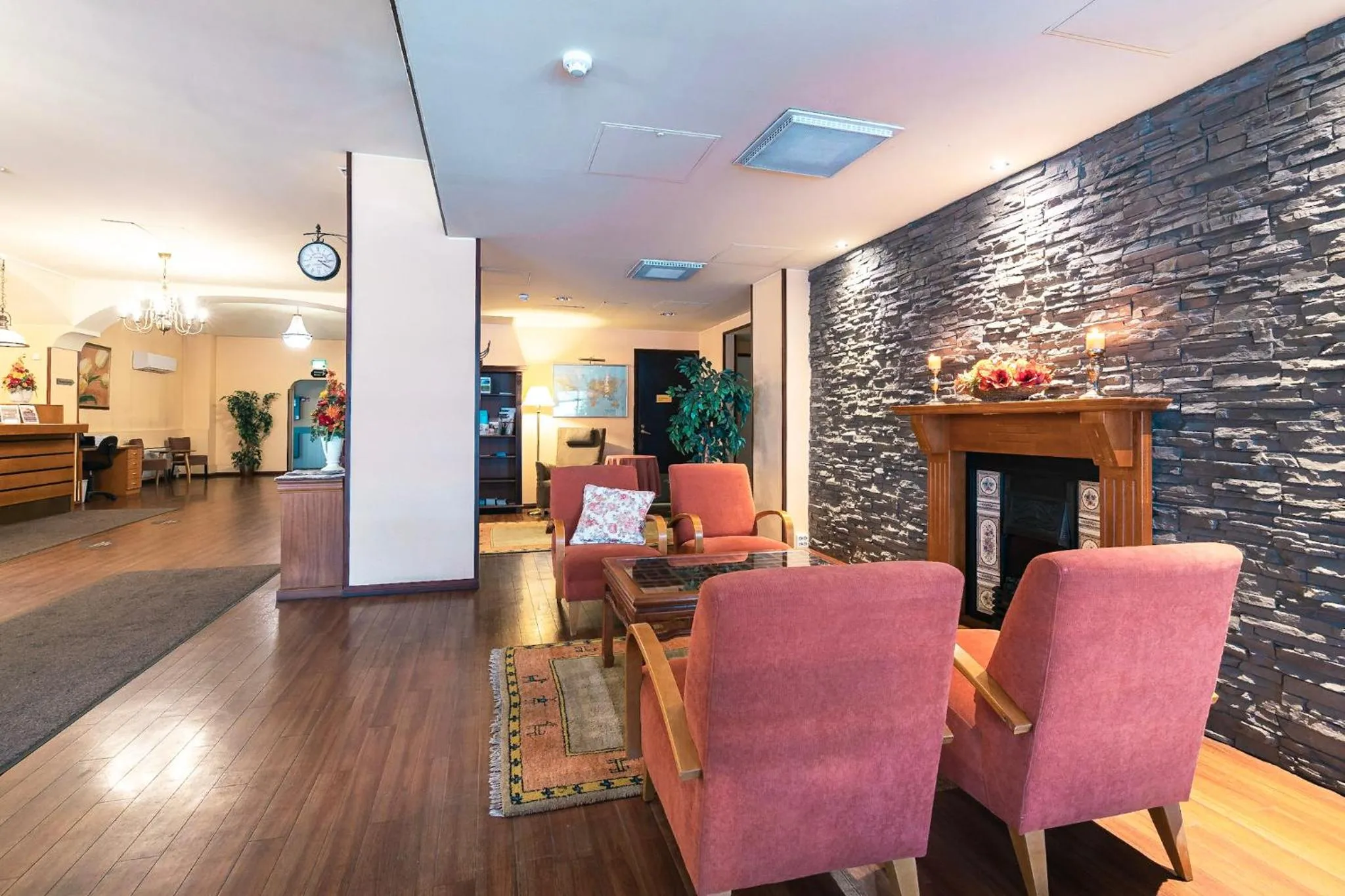 Lobby or reception in Hotel Milton