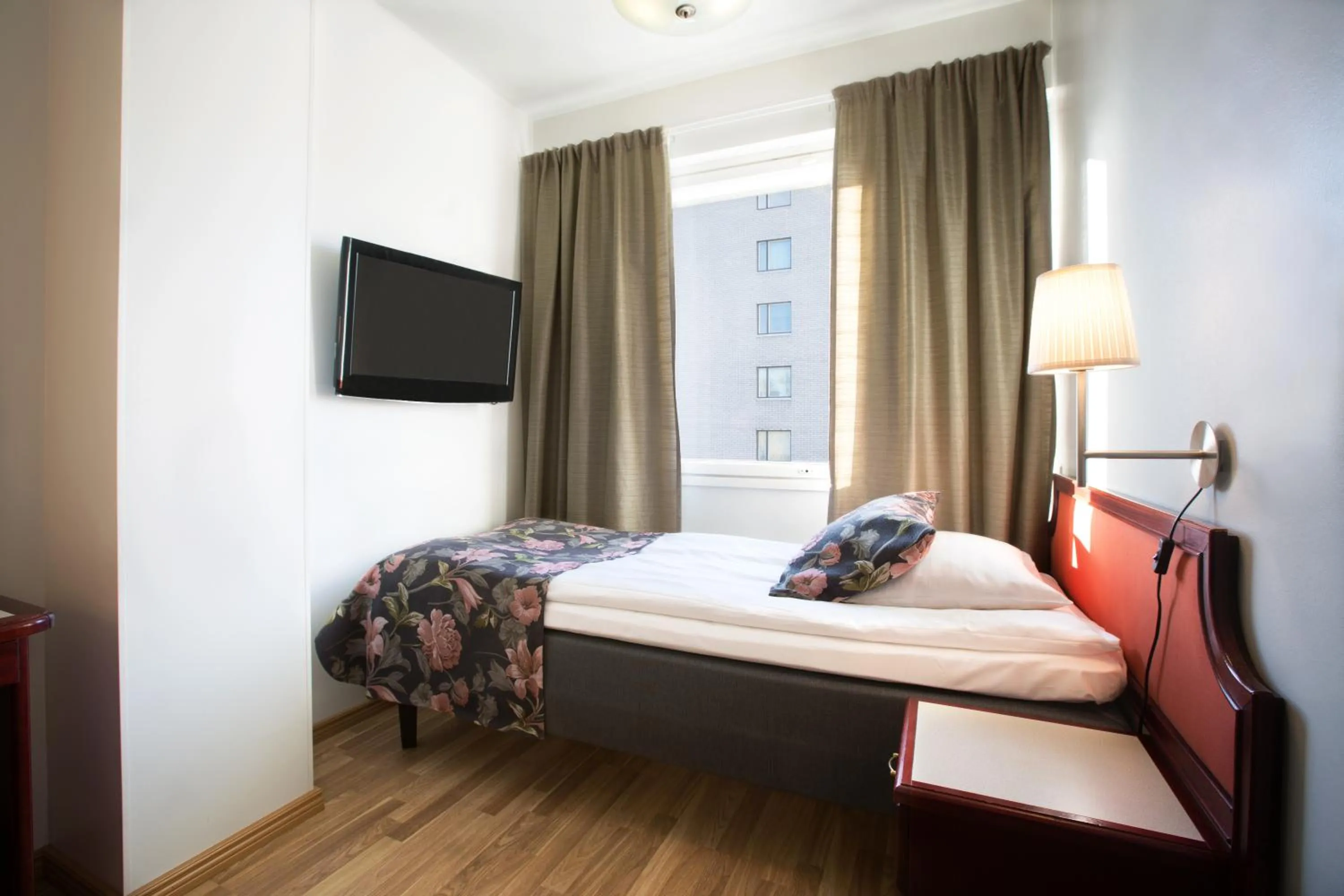 Bedroom, Bed in Hotel Milton
